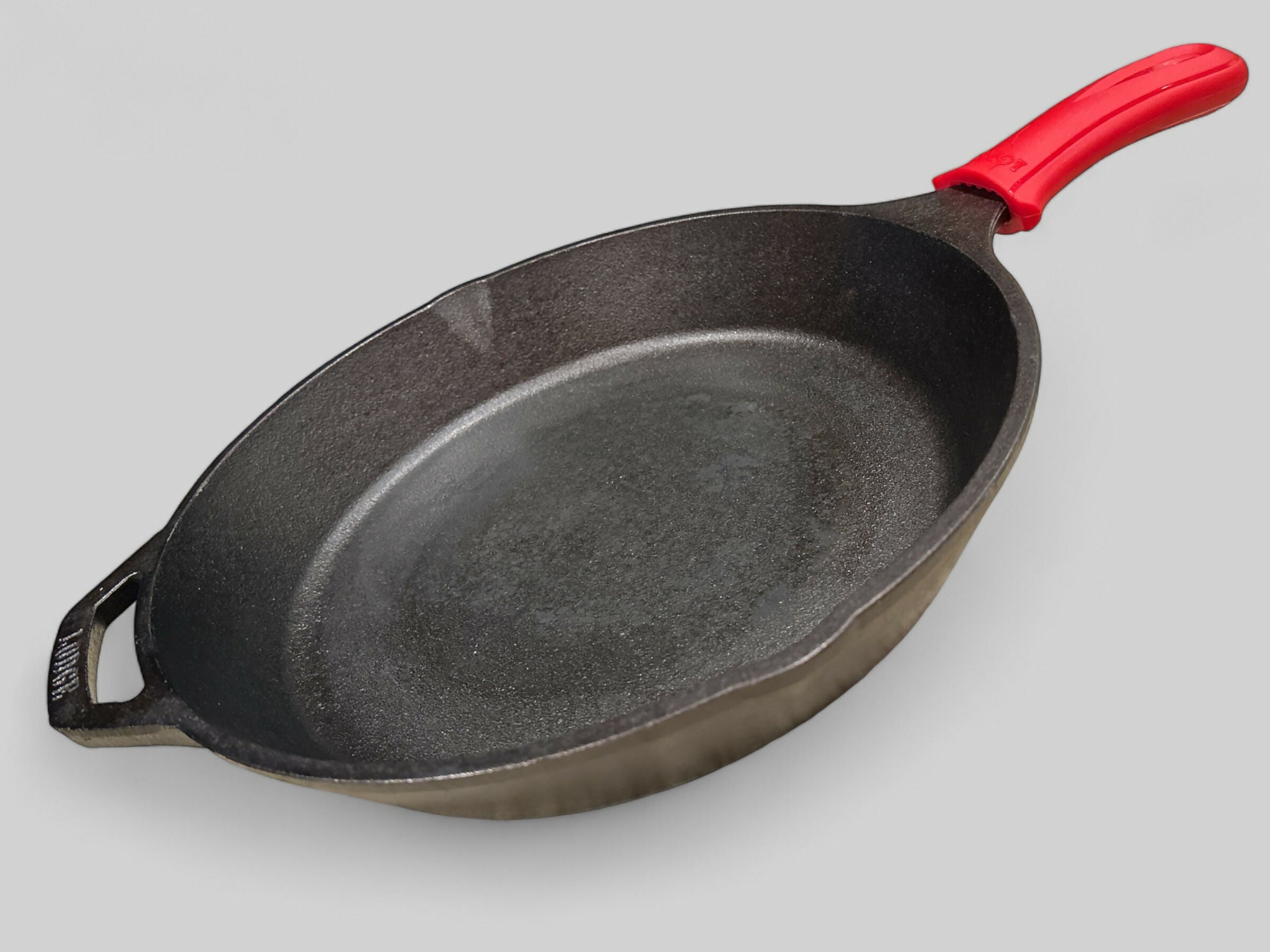 Lodge 12 Cast Iron Skillet | 13.25 Inch | Pot Handle Holder Included