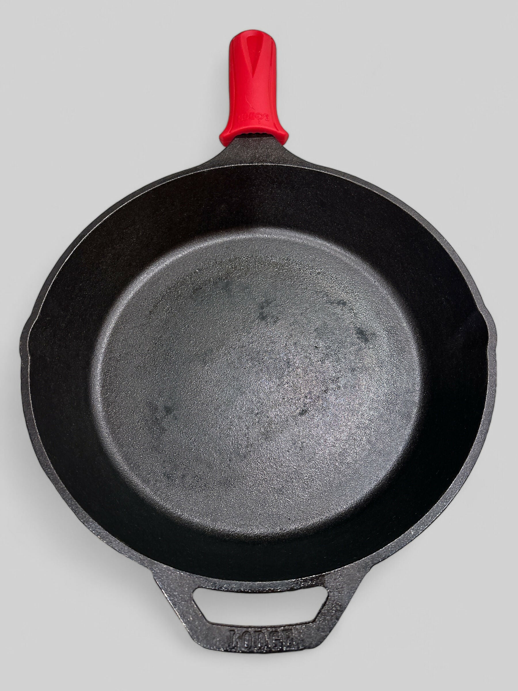 Lodge 12 Cast Iron Skillet | 13.25 Inch | Pot Handle Holder Included