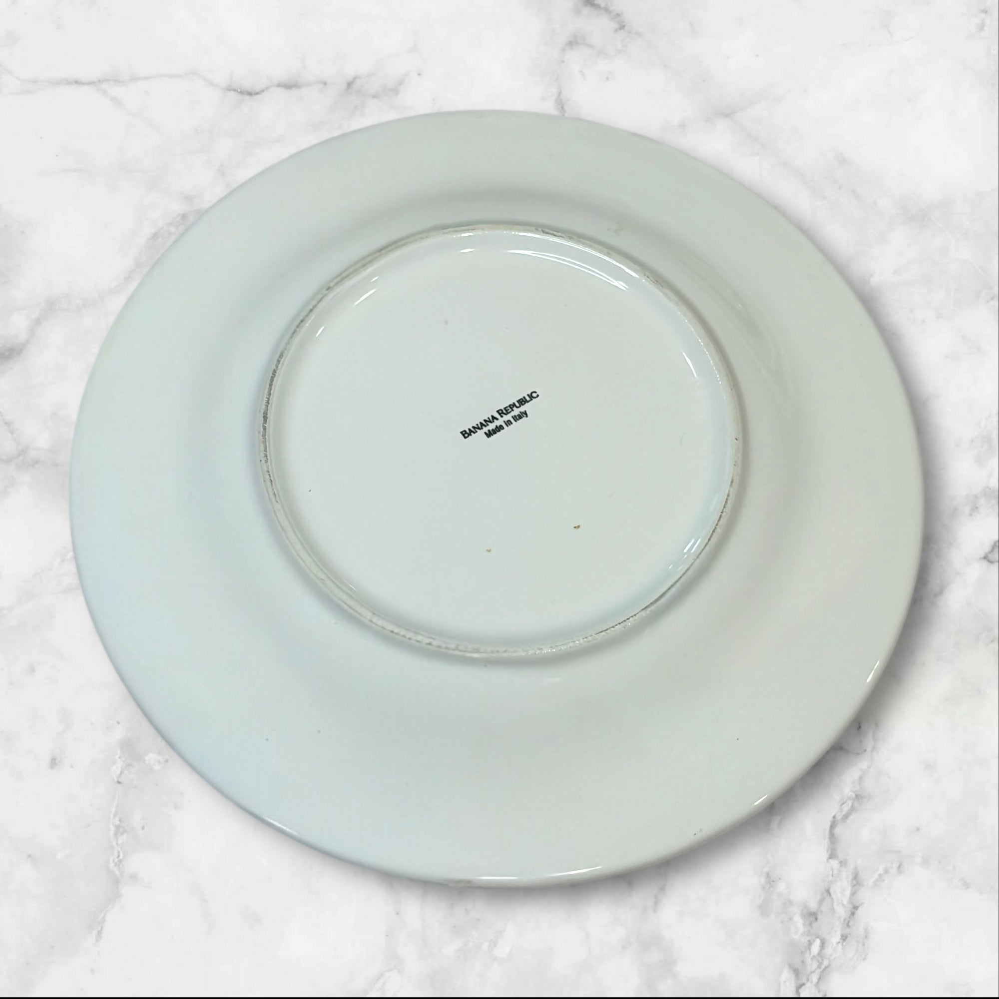 Banana Republic White Stoneware Dinner Plates | Set of 4 | Excellent Condition