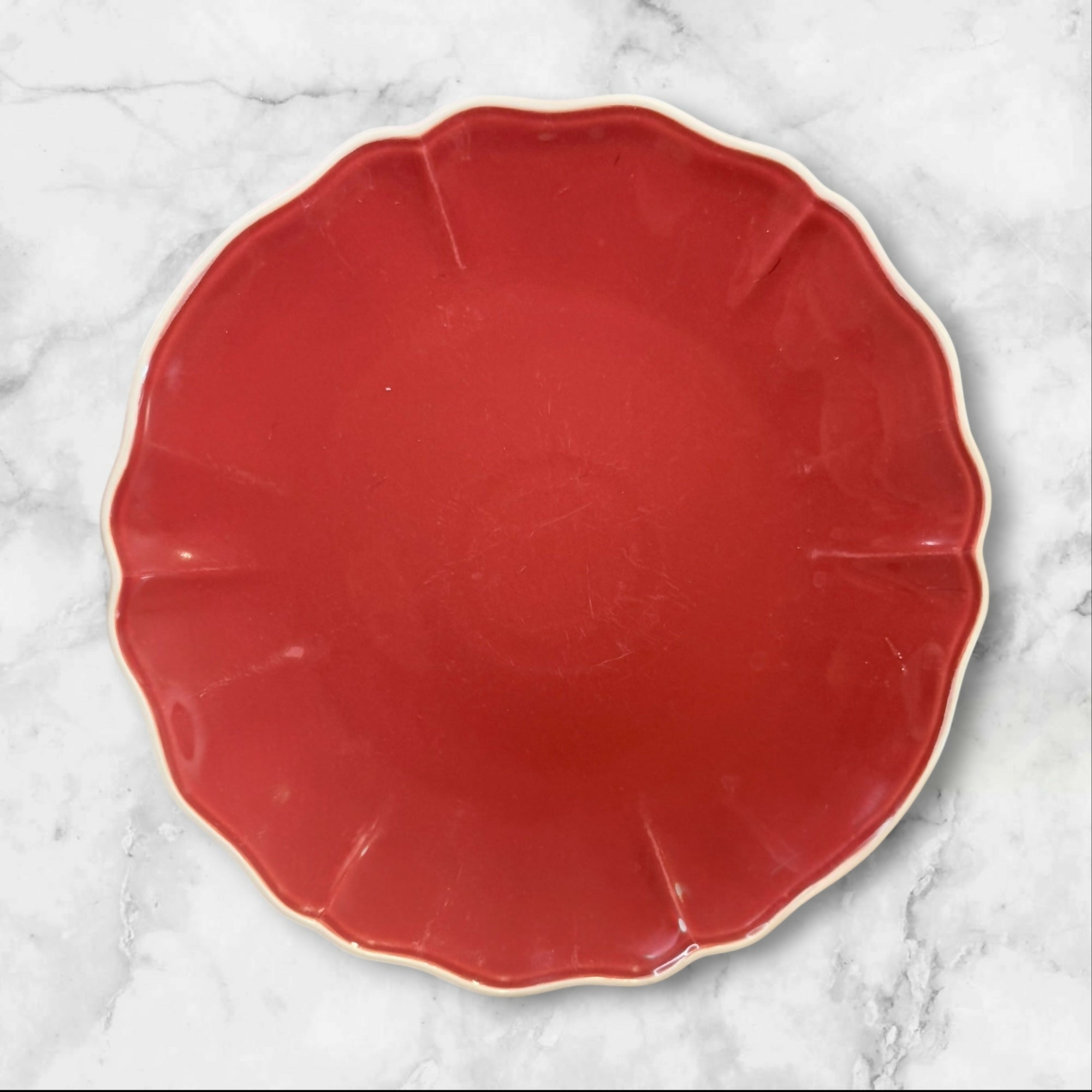 Williams Sonoma Maroon Scalloped Dinner Plates Set of 4 Gently Used