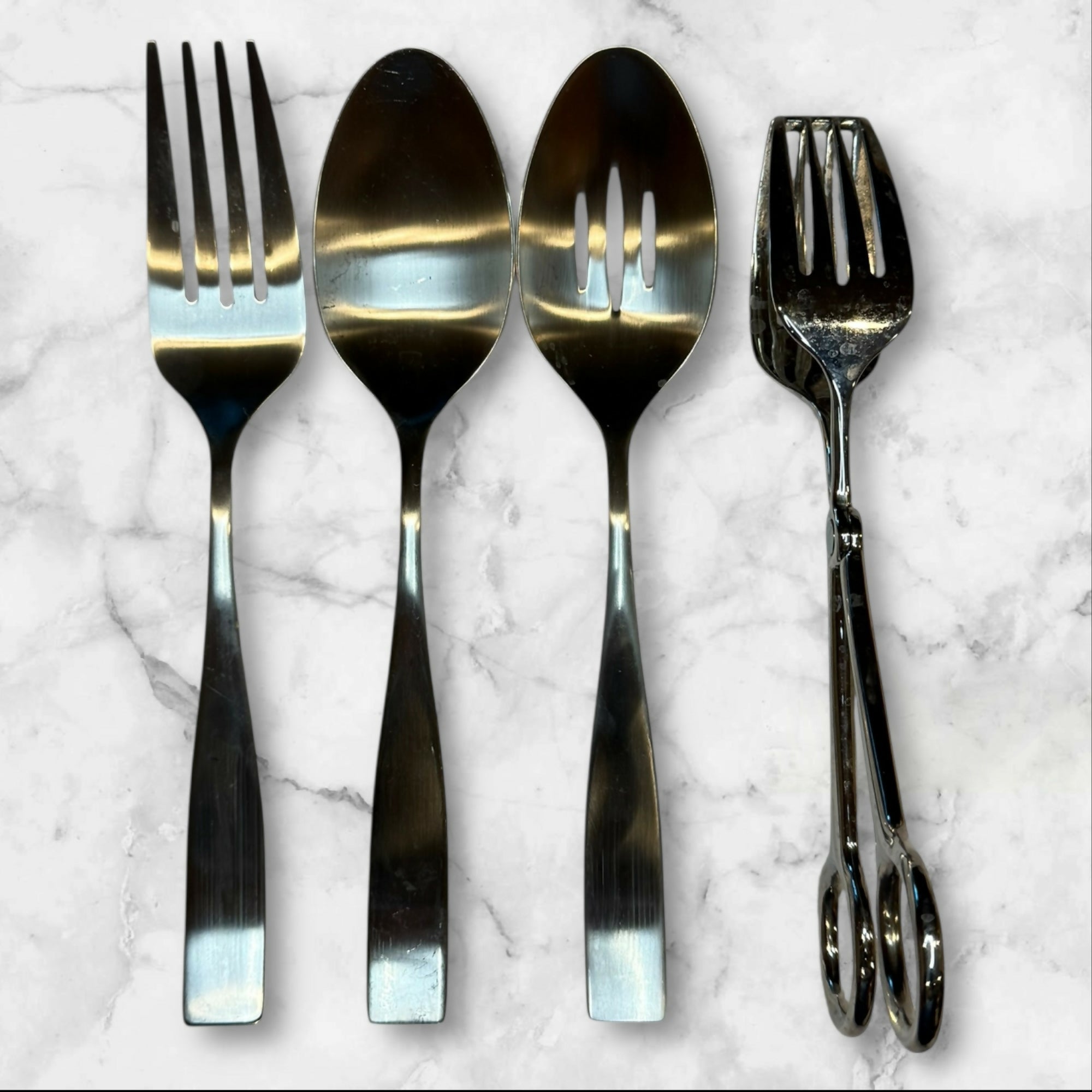 Gourmet Settings 24 Piece Stainless Flatware Set w Serving | Gently Used