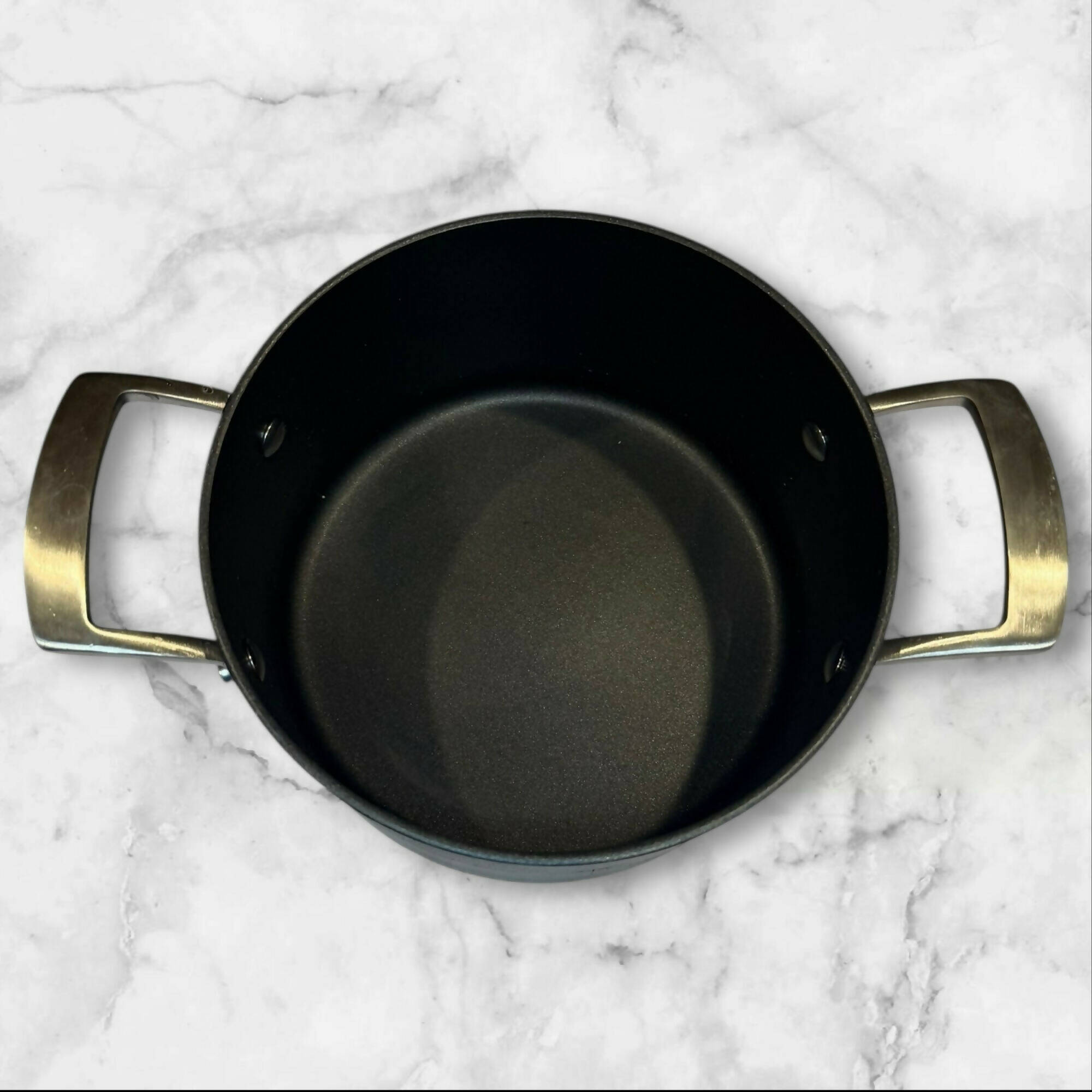 Kirkland Signature Hard-Anodized Stock Pot w/ Lid | 4 Qt | Great Condition