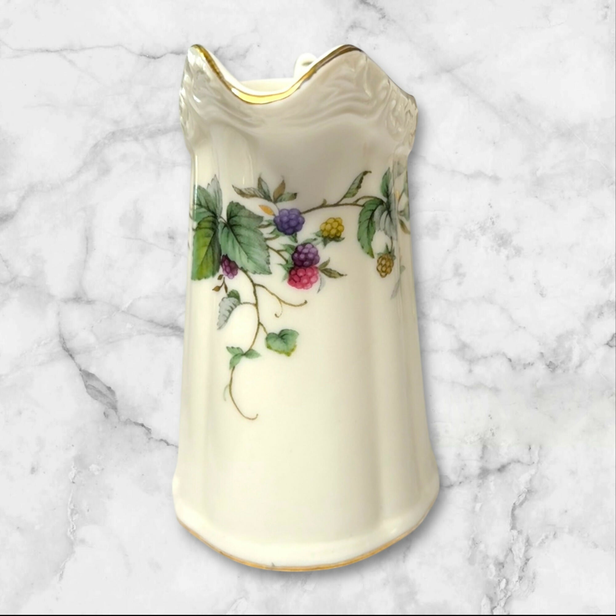 Grace’s Teaware Berry Yard 9-Piece Tea Set | Floral Porcelain | Excellent