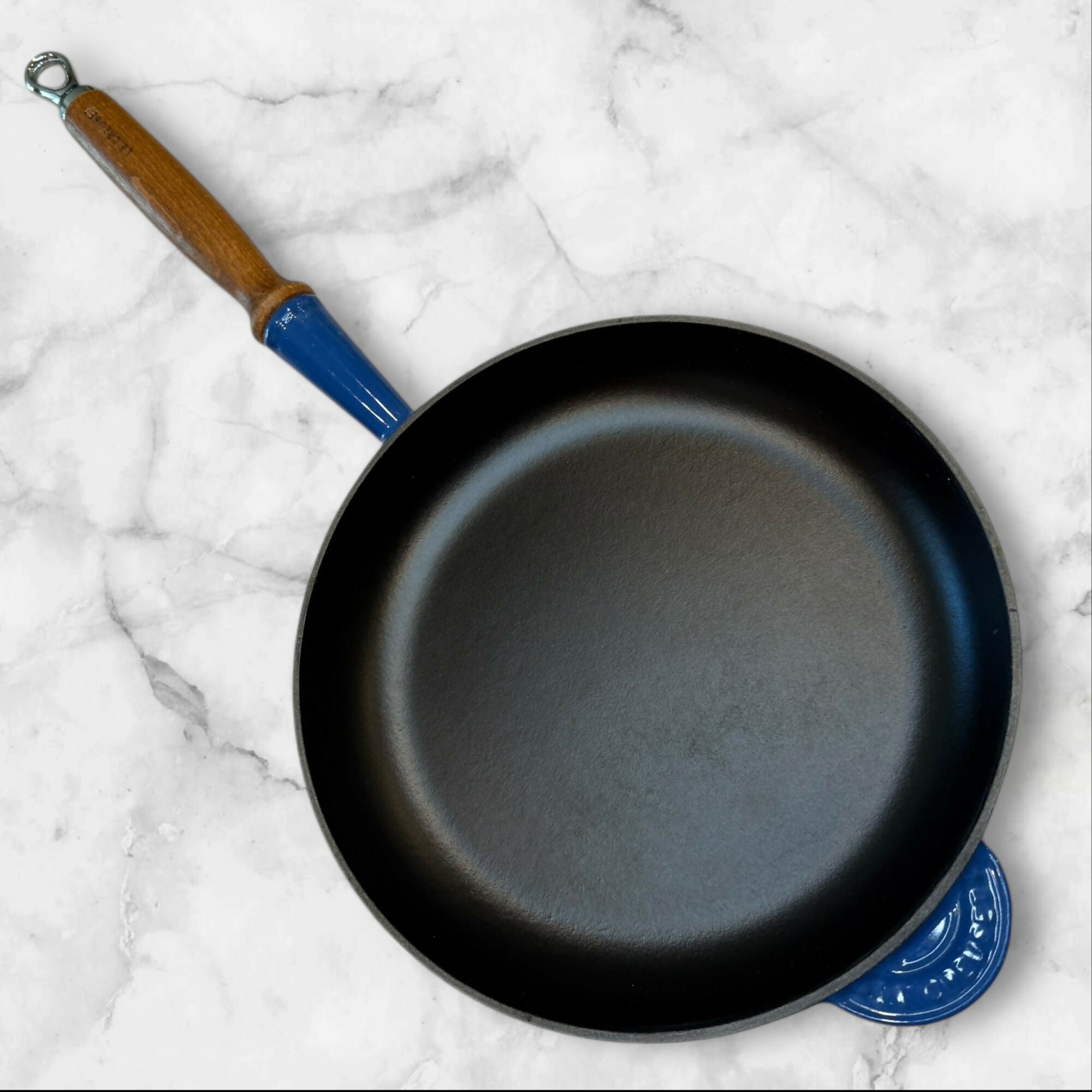 Le Creuset Lapis Blue Heritage Cast Iron Skillet | 9.5 Inch | Excellent Condition