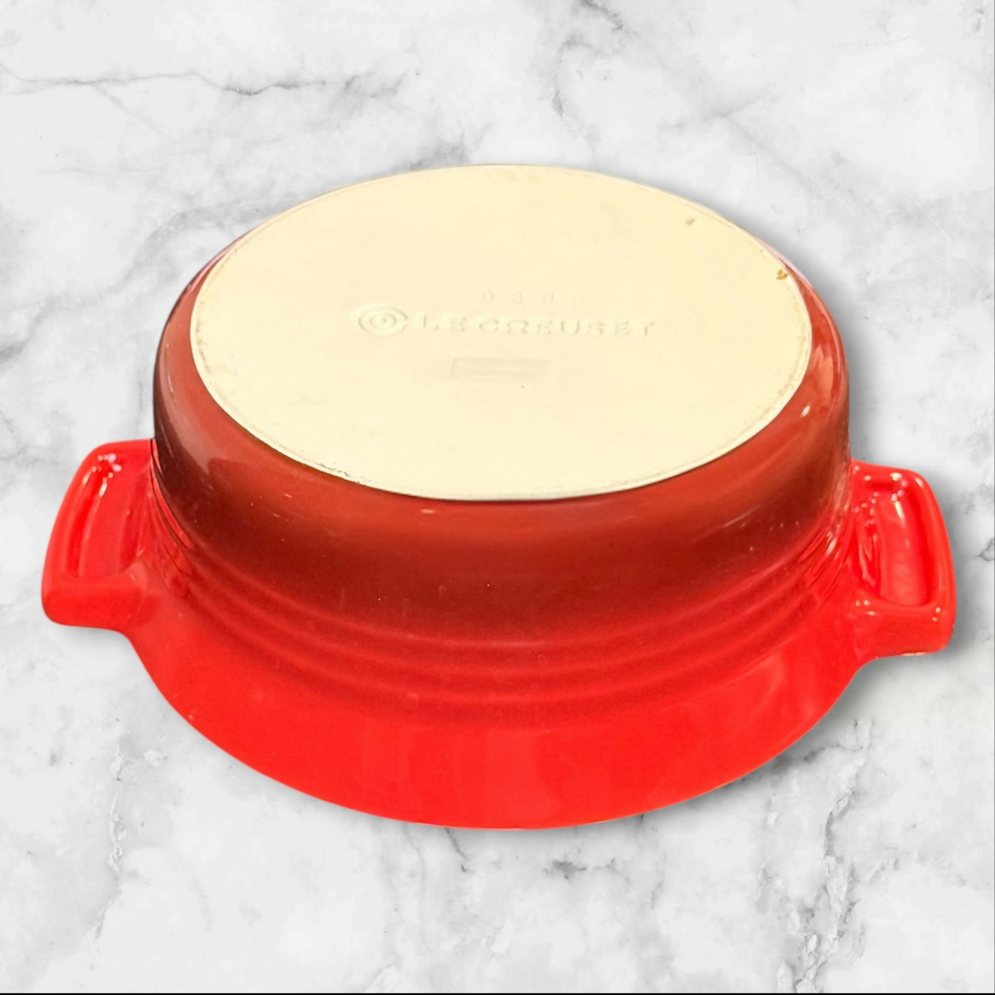 Le Creuset Cerise Round Stoneware Baker | 2 Qt | Excellent Condition