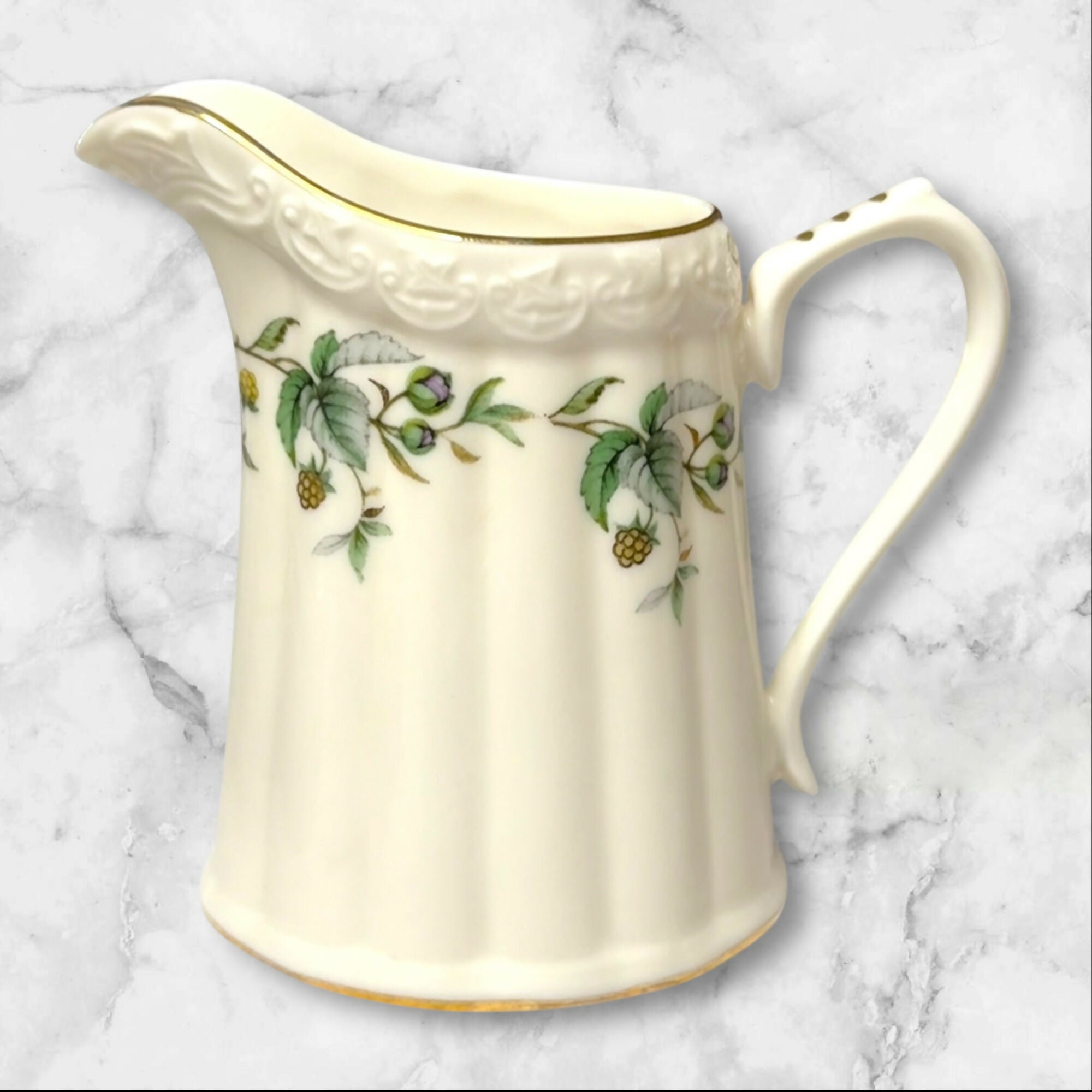 Grace’s Teaware Berry Yard 9-Piece Tea Set | Floral Porcelain | Excellent