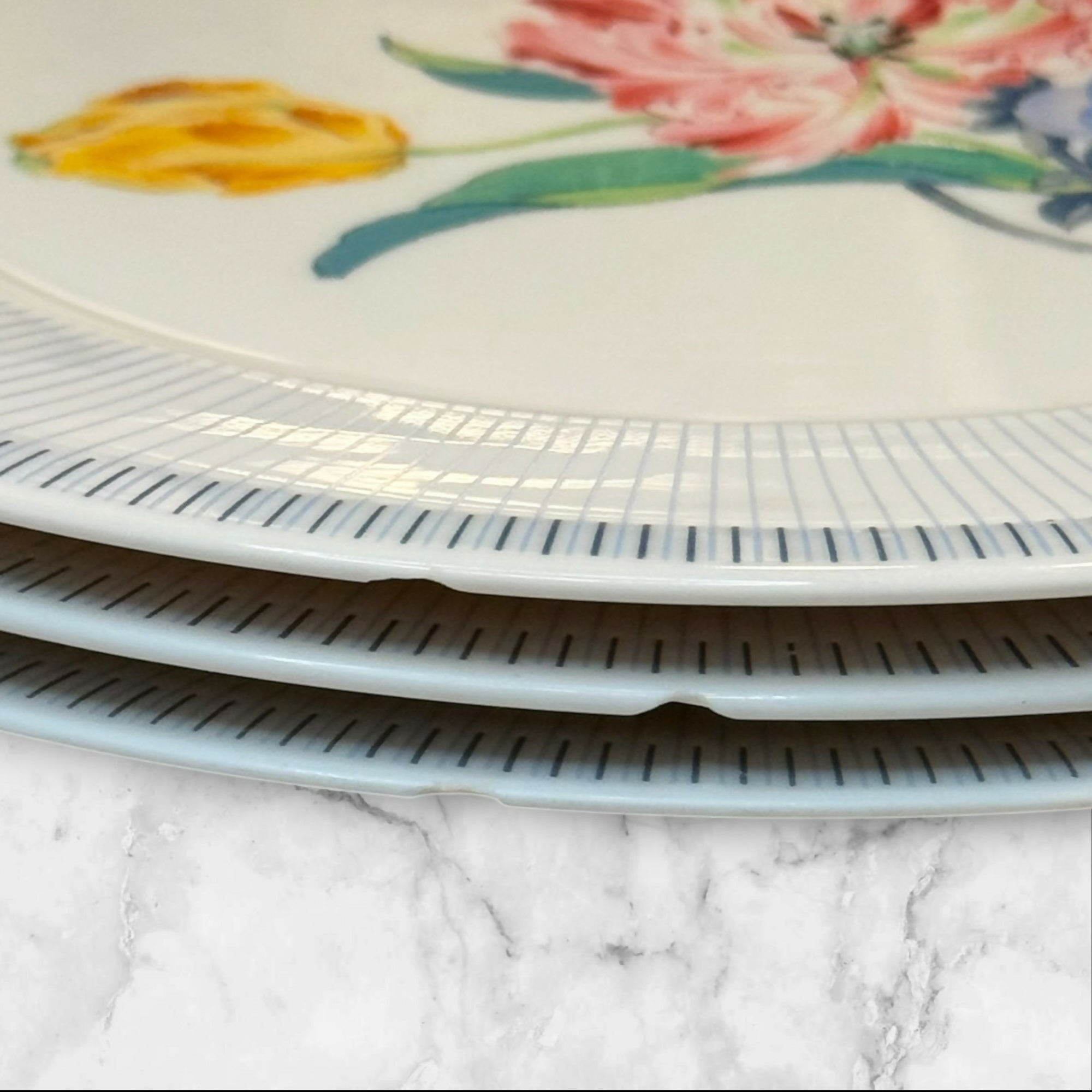 International Pendleton Jay Yang Dinner Plates | Set of 3 | Good Condition