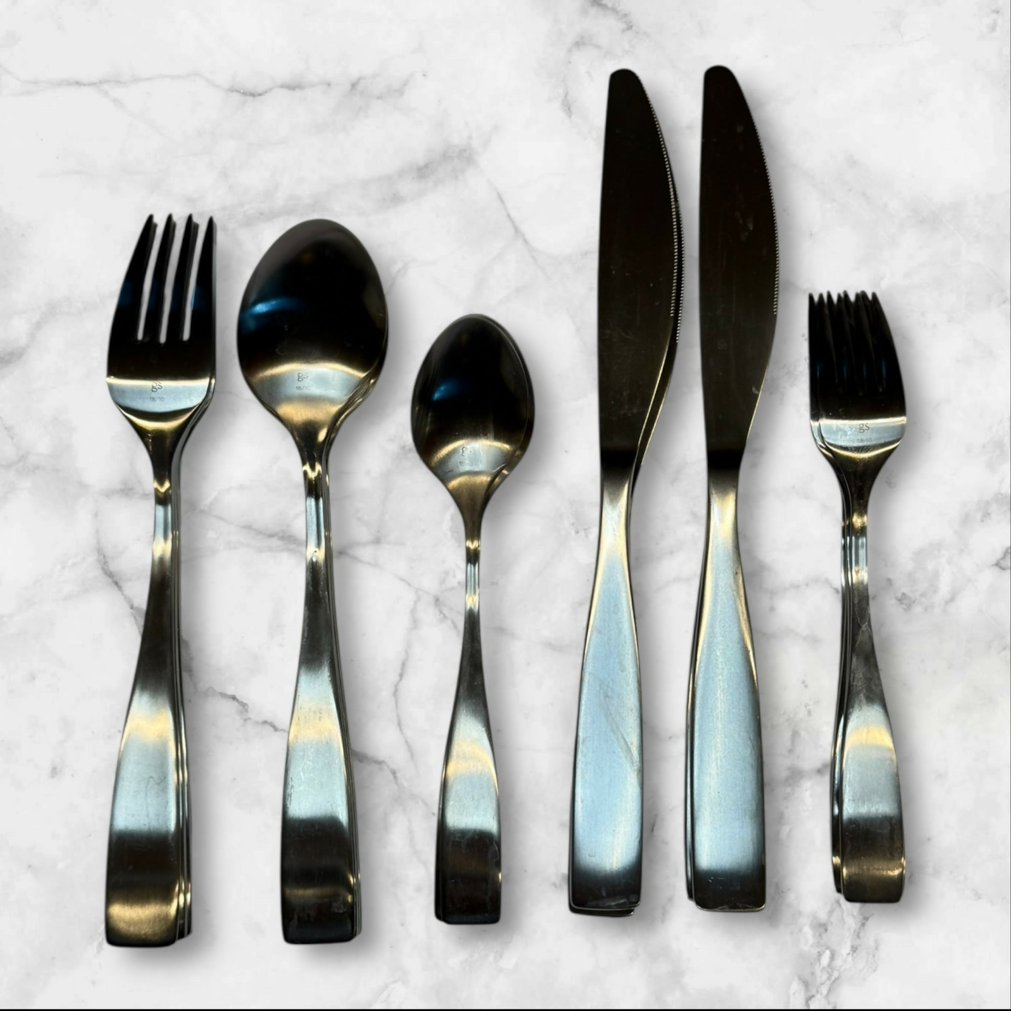 Gourmet Settings 20 Piece Stainless Flatware Set | Gently Used