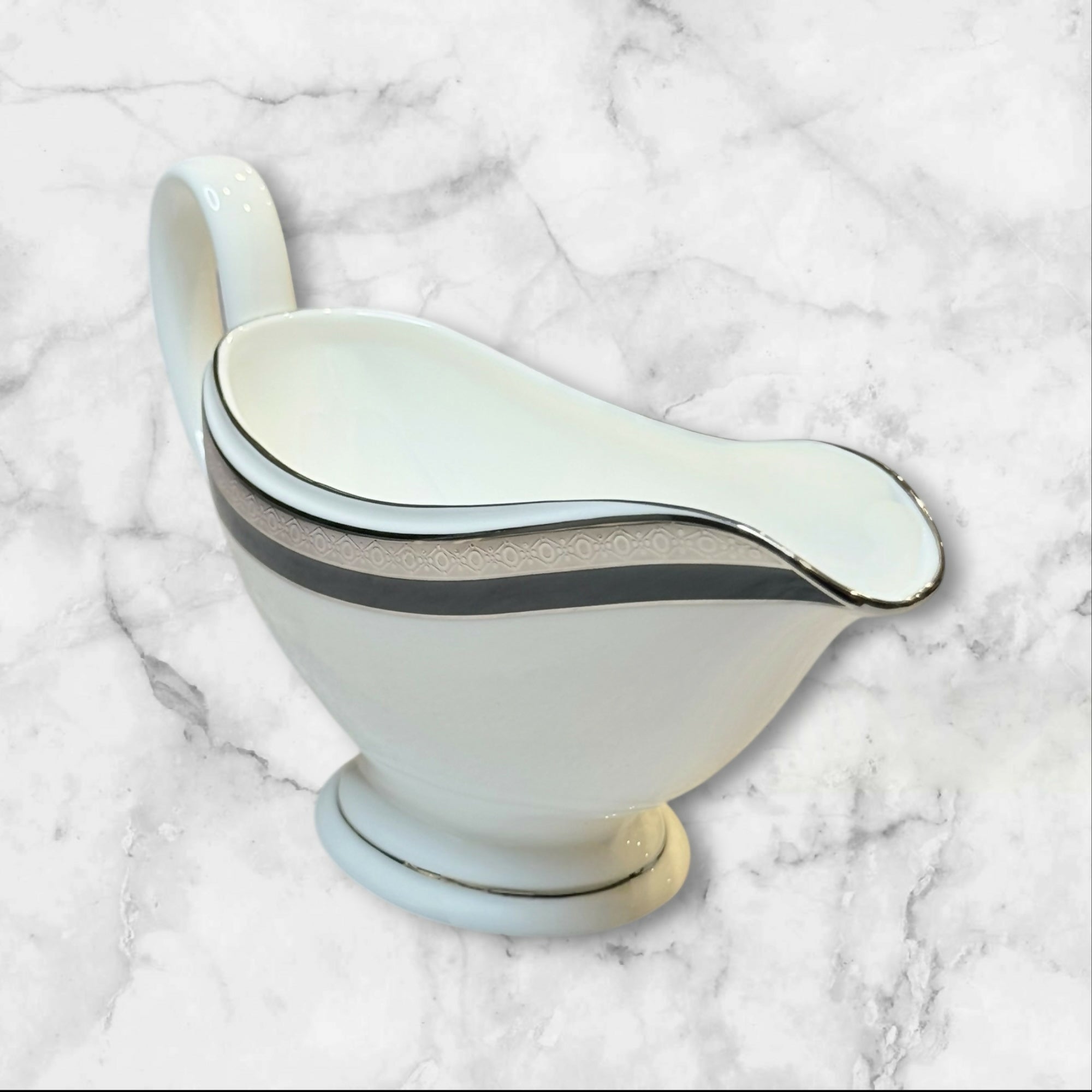 Waterford Colleen Gravy Boat | Bone China Serveware | Excellent Condition