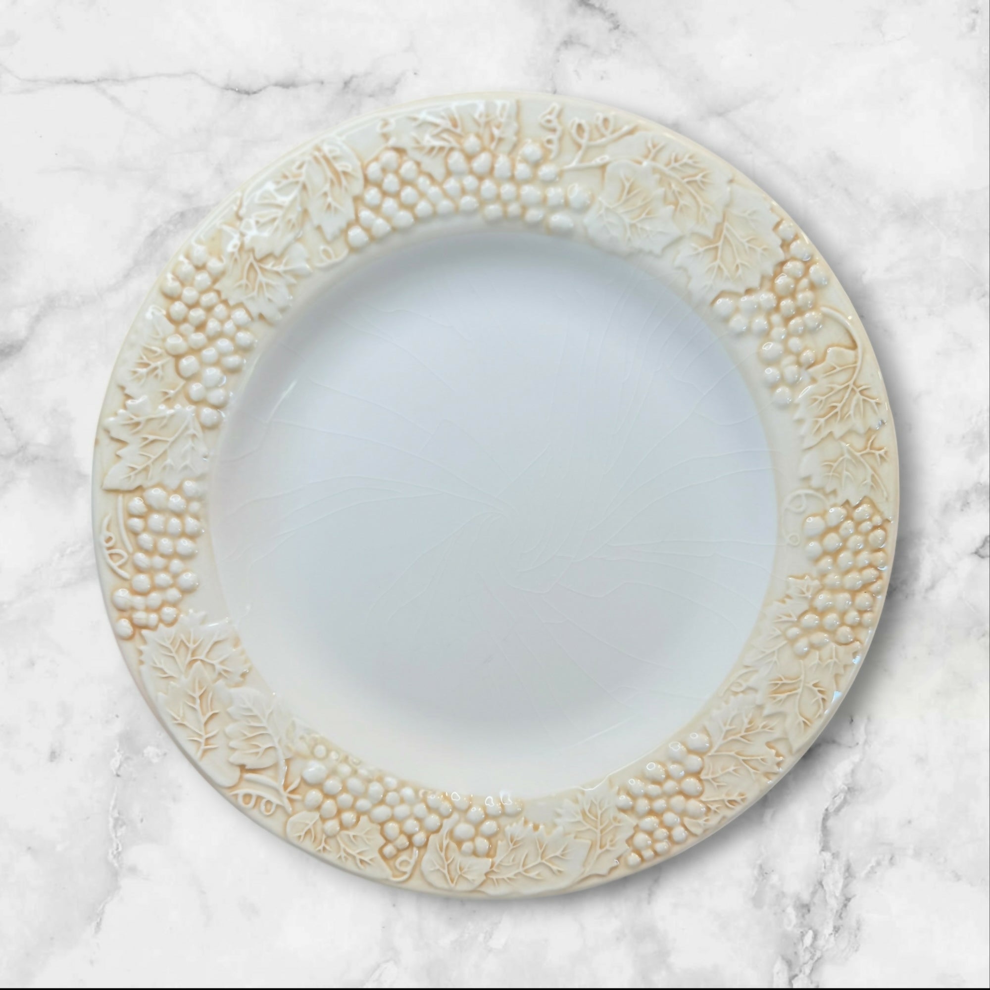 Portugal POR42 Raised Grapes Dinner Plates | Set of 4 | Gently Used