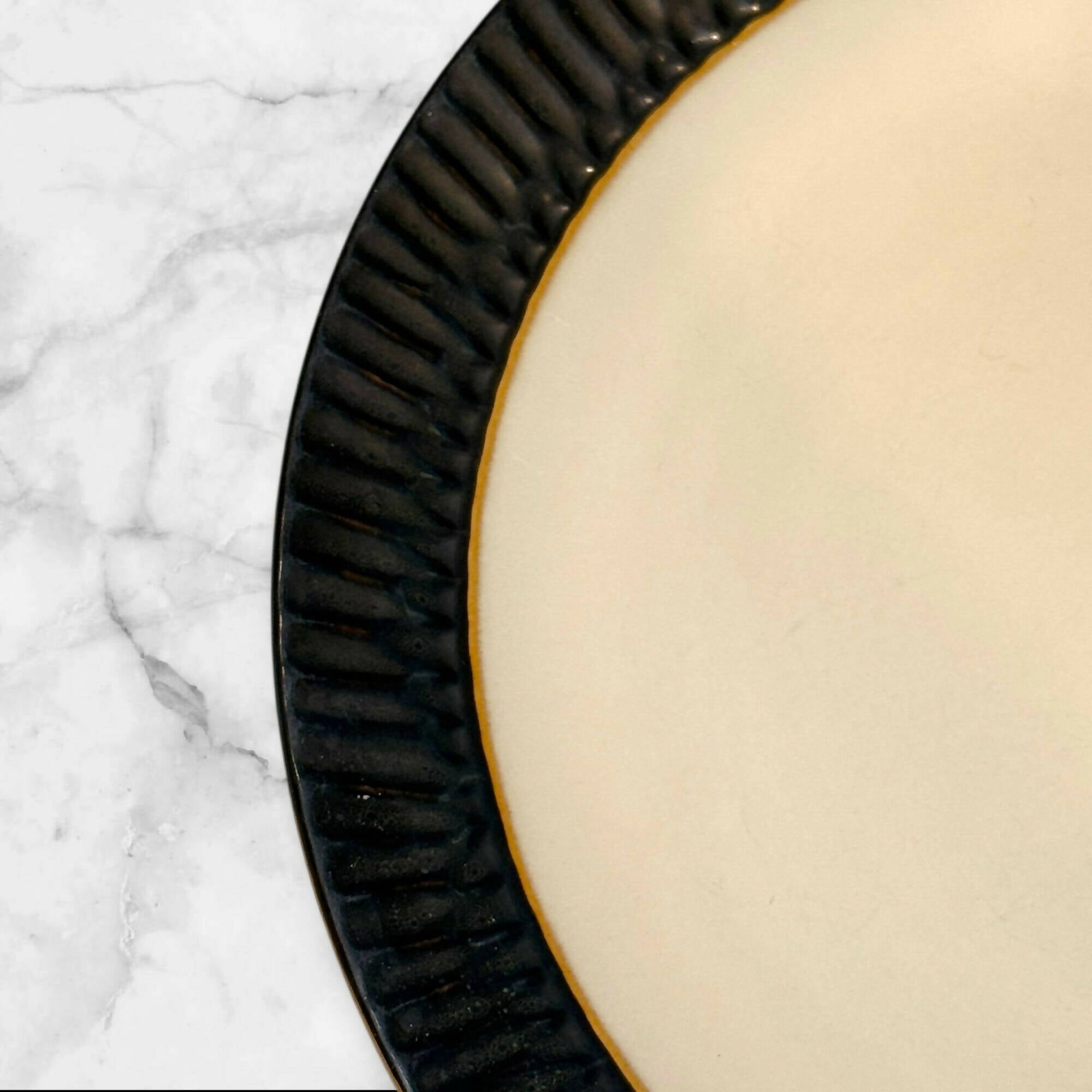 Crate & Barrel Scavo Dinner Plates | Set of 4 | Great Condition | Pre-Owned