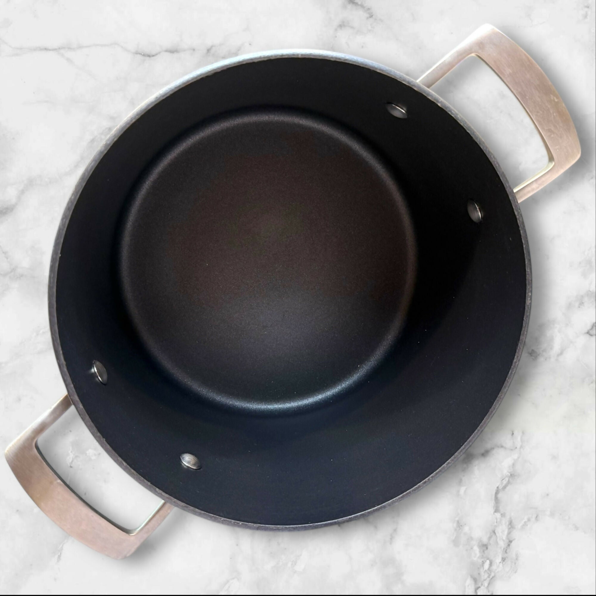 Kirkland Signature Hard Anodized Stock Pot with Lid | 8 Qt | Excellent Condition