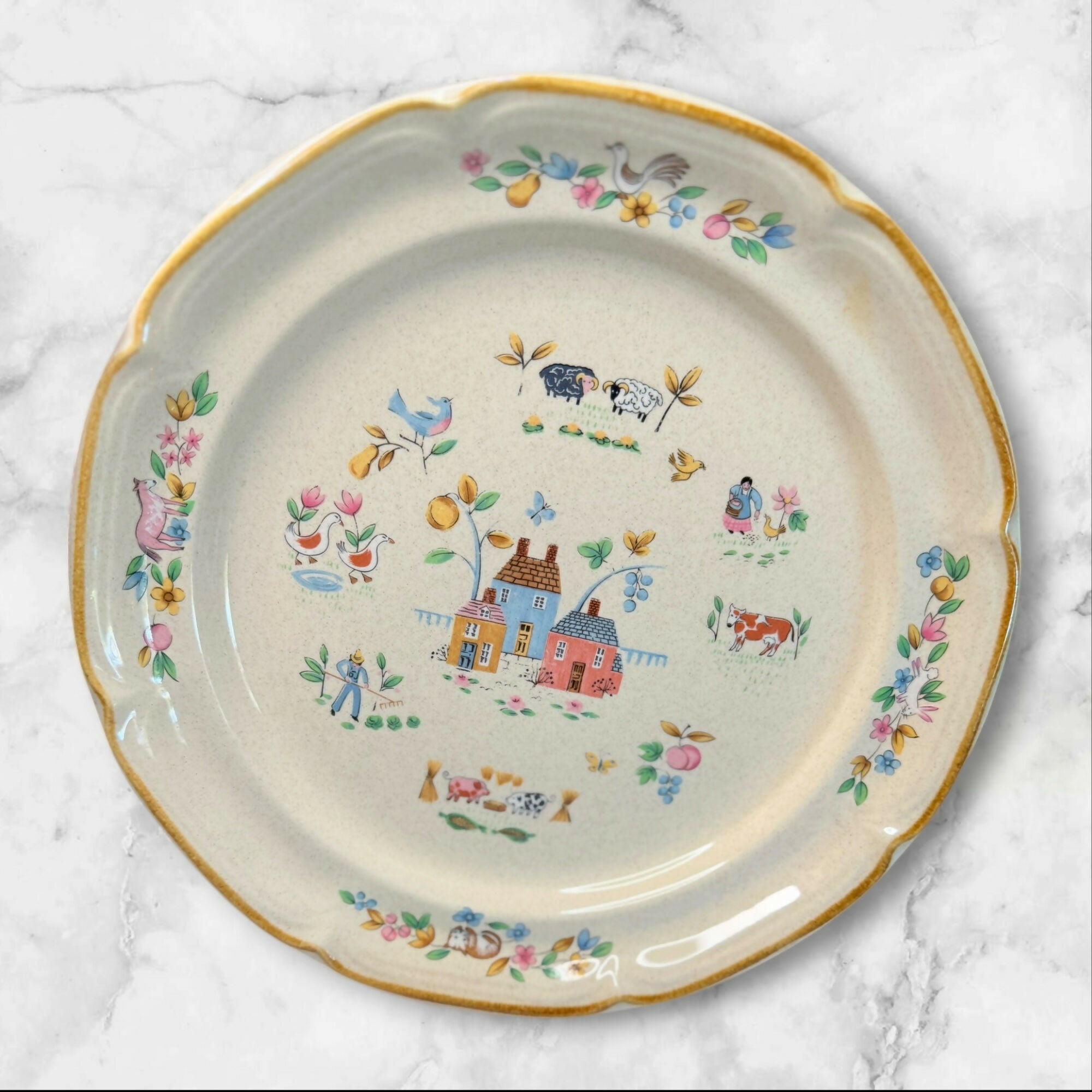 International Heartland Farmhouse Dinner Plates | Set of 4 | Discontinued | Excellent Condition
