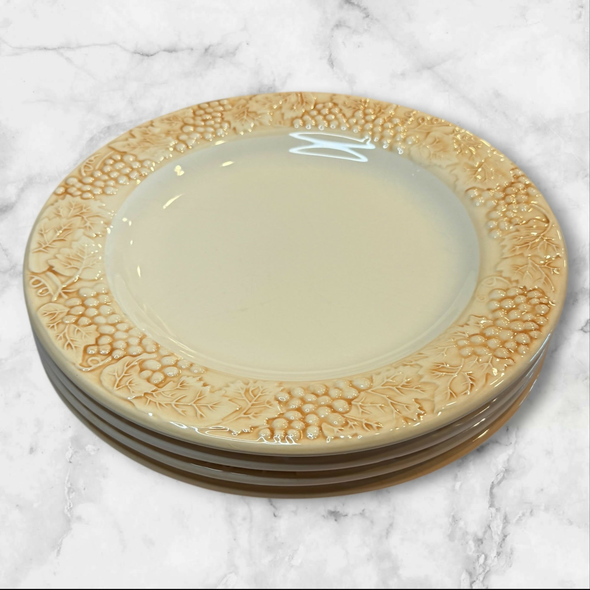Portugal POR42 Raised Grapes Dinner Plates | Set of 4 | Gently Used
