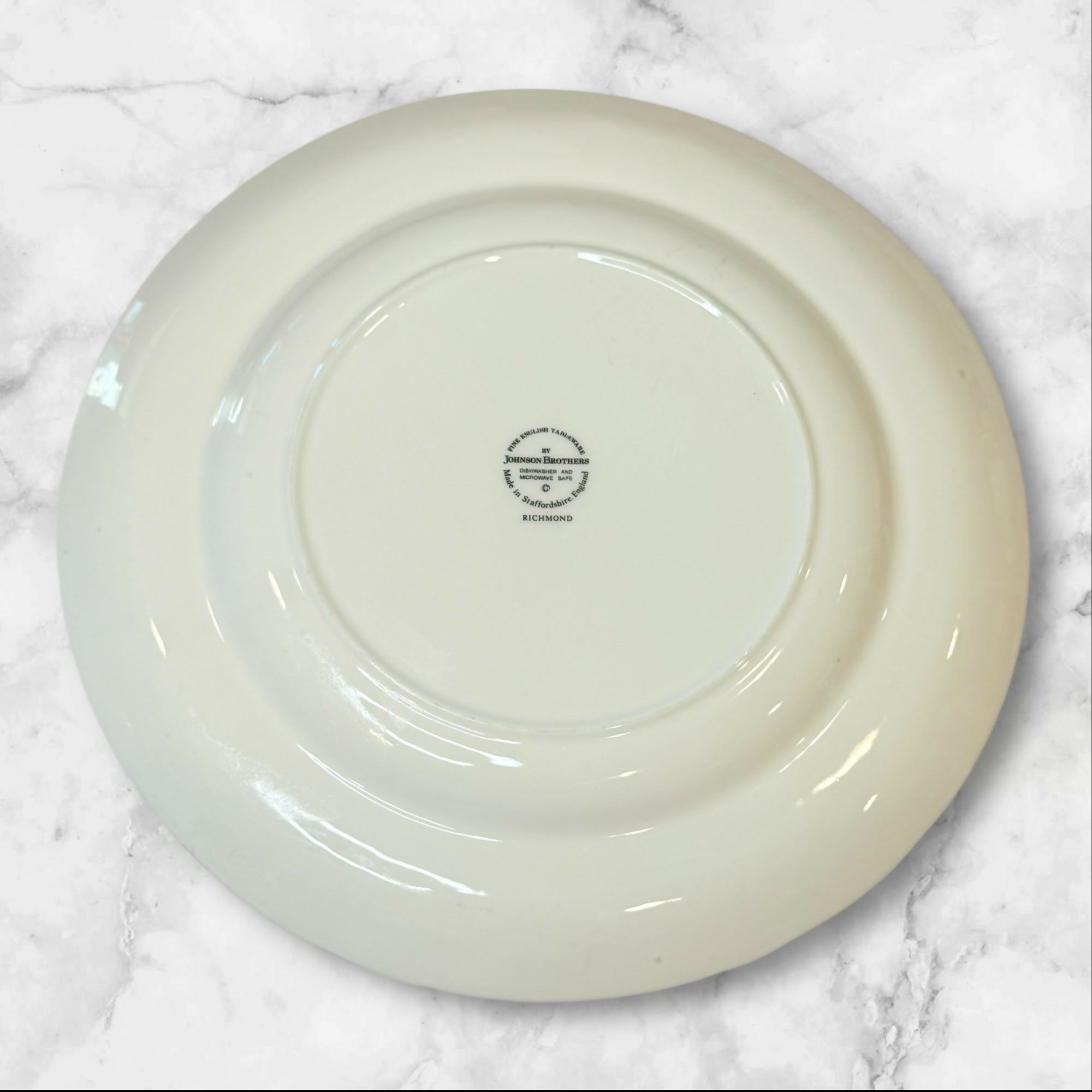 Johnson Brothers Richmond White Dinner Plates Set of 2 | Excellent