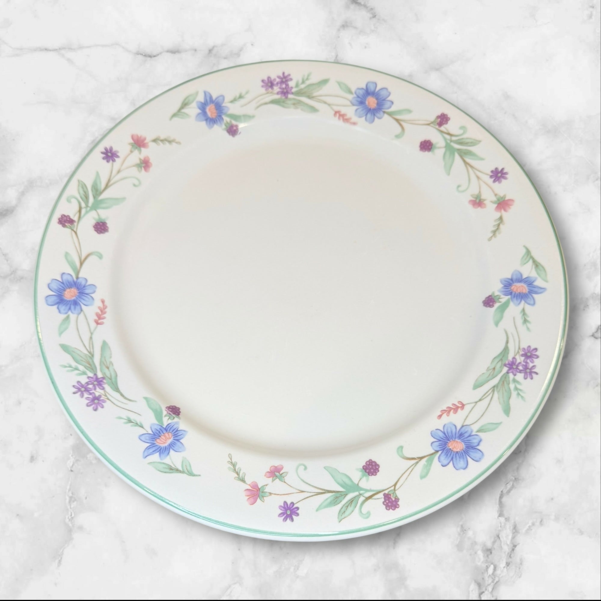 Oneida Ava Floral Dinner Plates Set of 4 | Great Condition