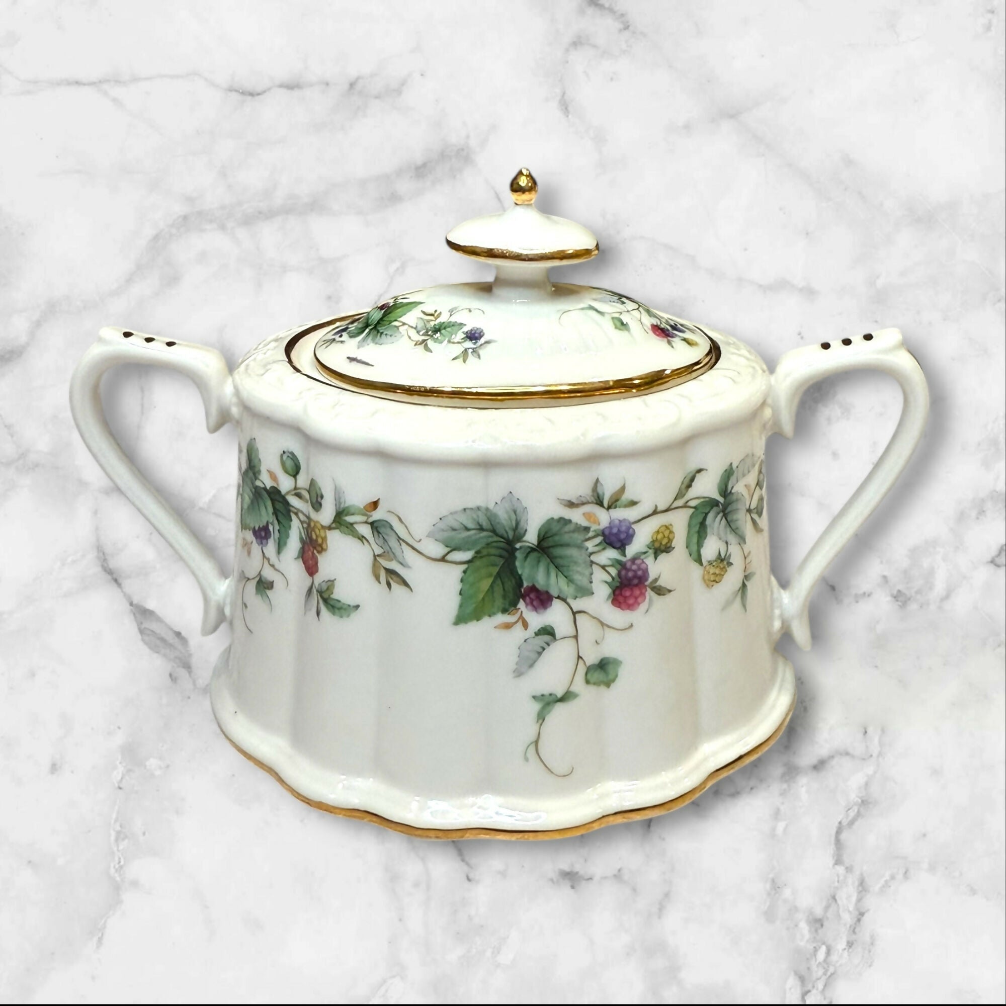 Grace’s Teaware Berry Yard 9-Piece Tea Set | Floral Porcelain | Excellent