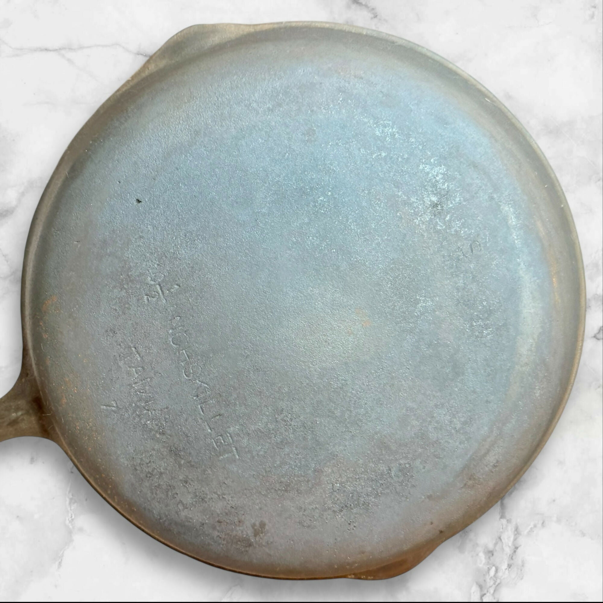 Vintage Taiwan Cast Iron Skillet 10.5 Inch Fry Pan | Pre-Seasoned | Good Cond