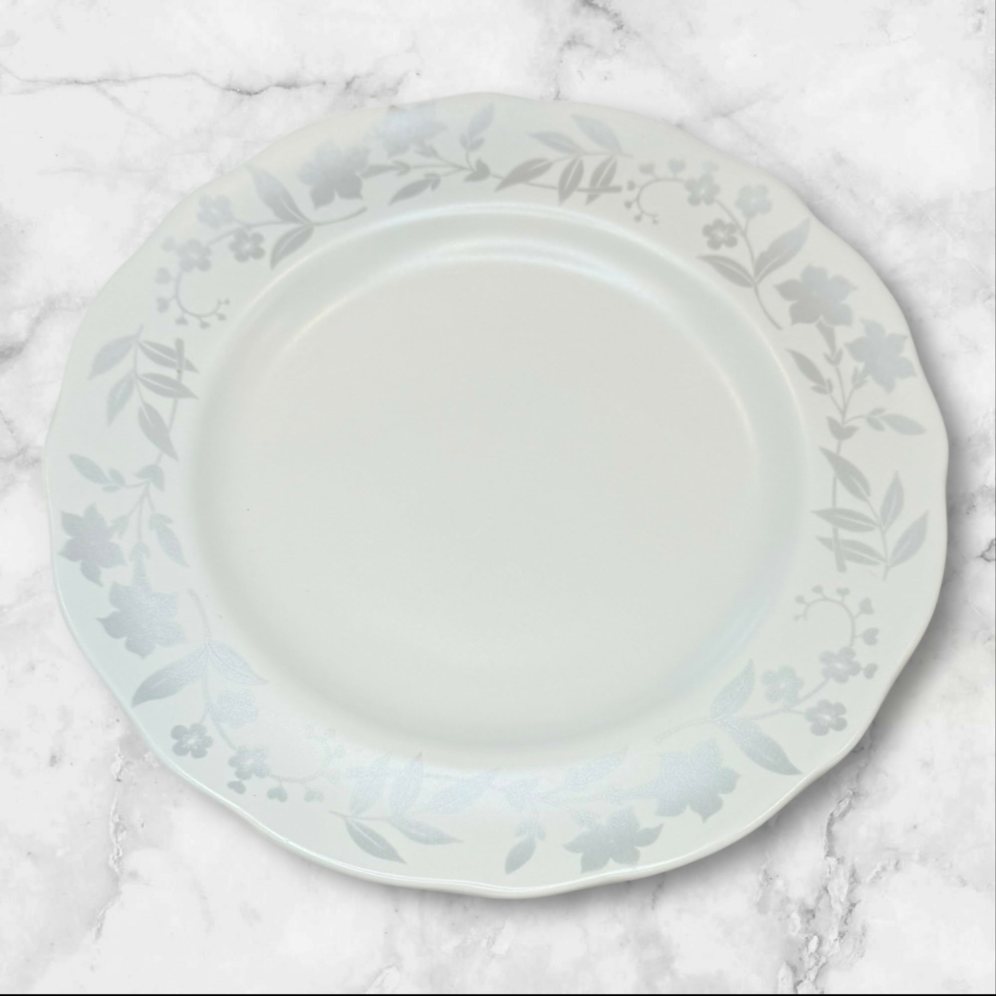 222 Fifth Refreshed Floral Dinner & Salad Plates | Set of 8 | Excellent Condition