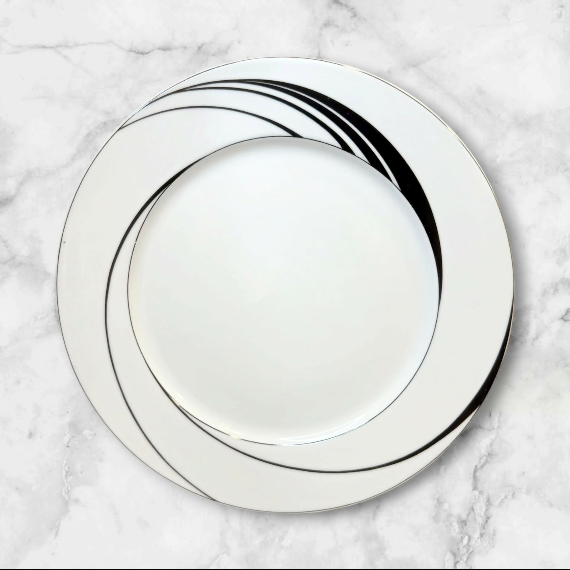 Block White Pearl Black Pearl Dinner Plates Set of 4 Great Condition