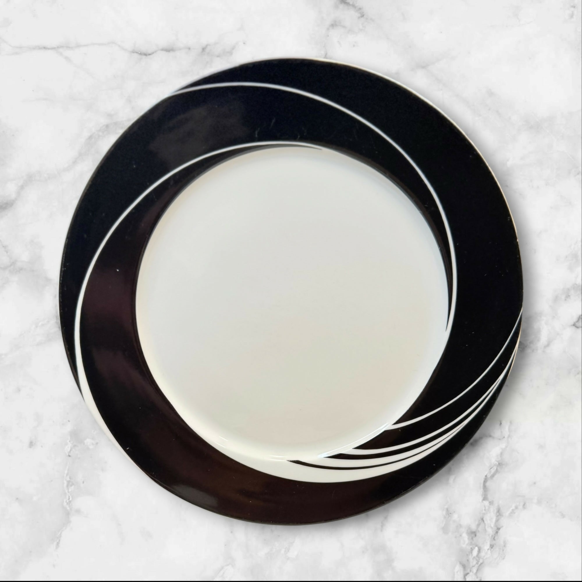 Block White Pearl Black Pearl Dinner Plates Set of 4 Great Condition