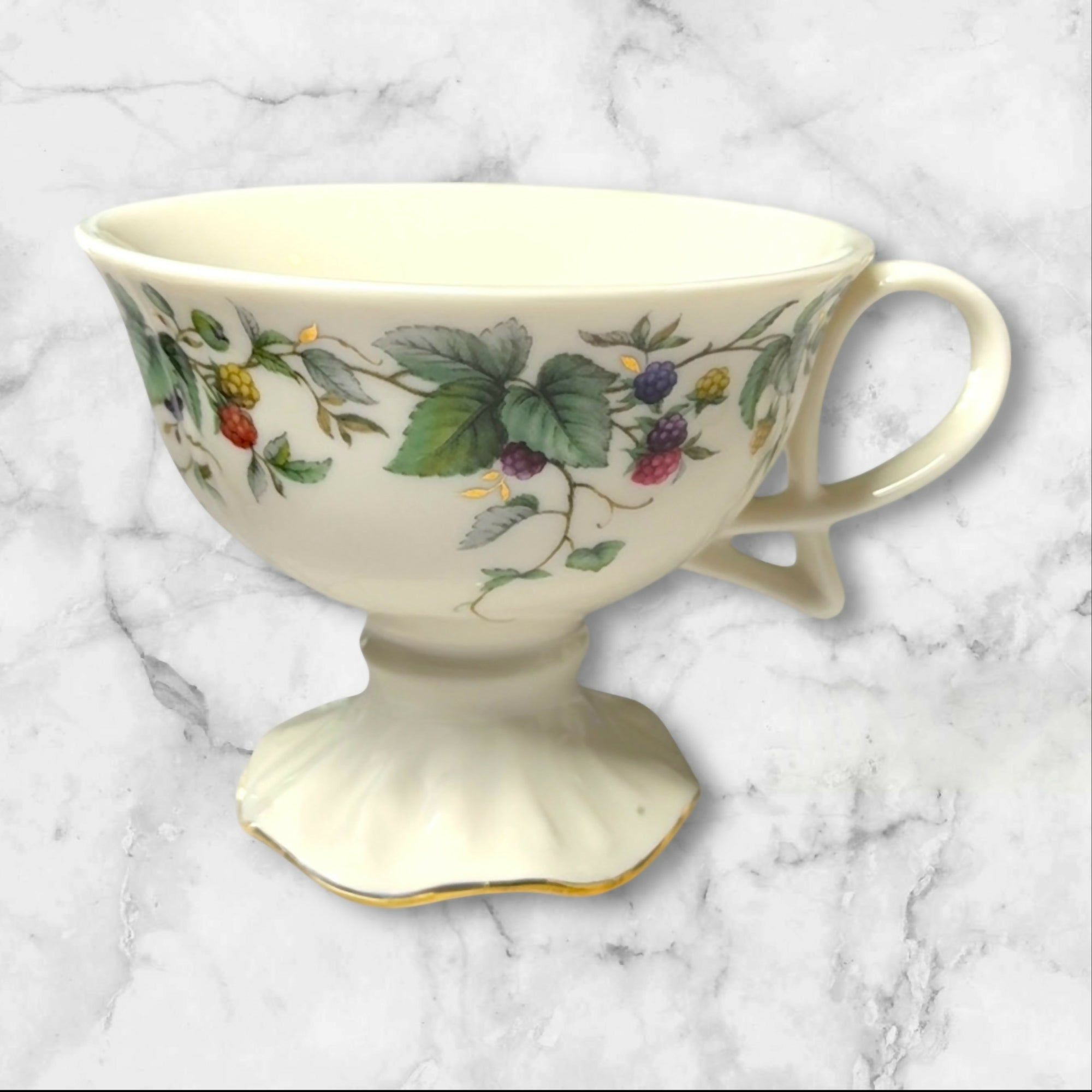 Grace’s Teaware Berry Yard 9-Piece Tea Set | Floral Porcelain | Excellent