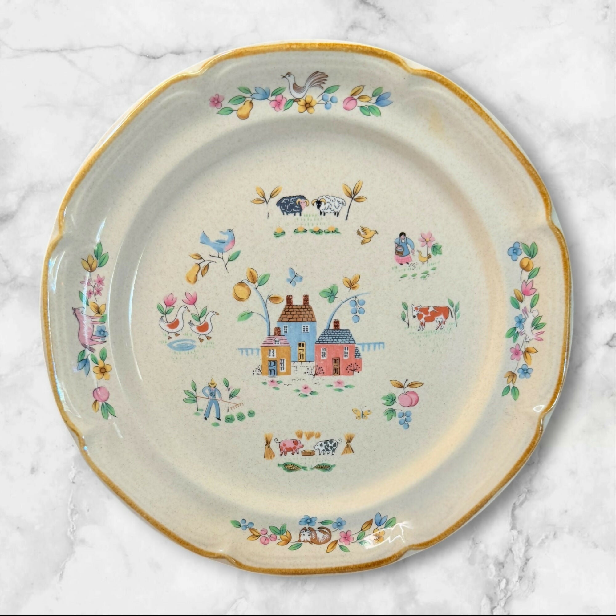 International Heartland Dinner Plates | Set of 4 | Farmhouse Stoneware | Excellent Condition