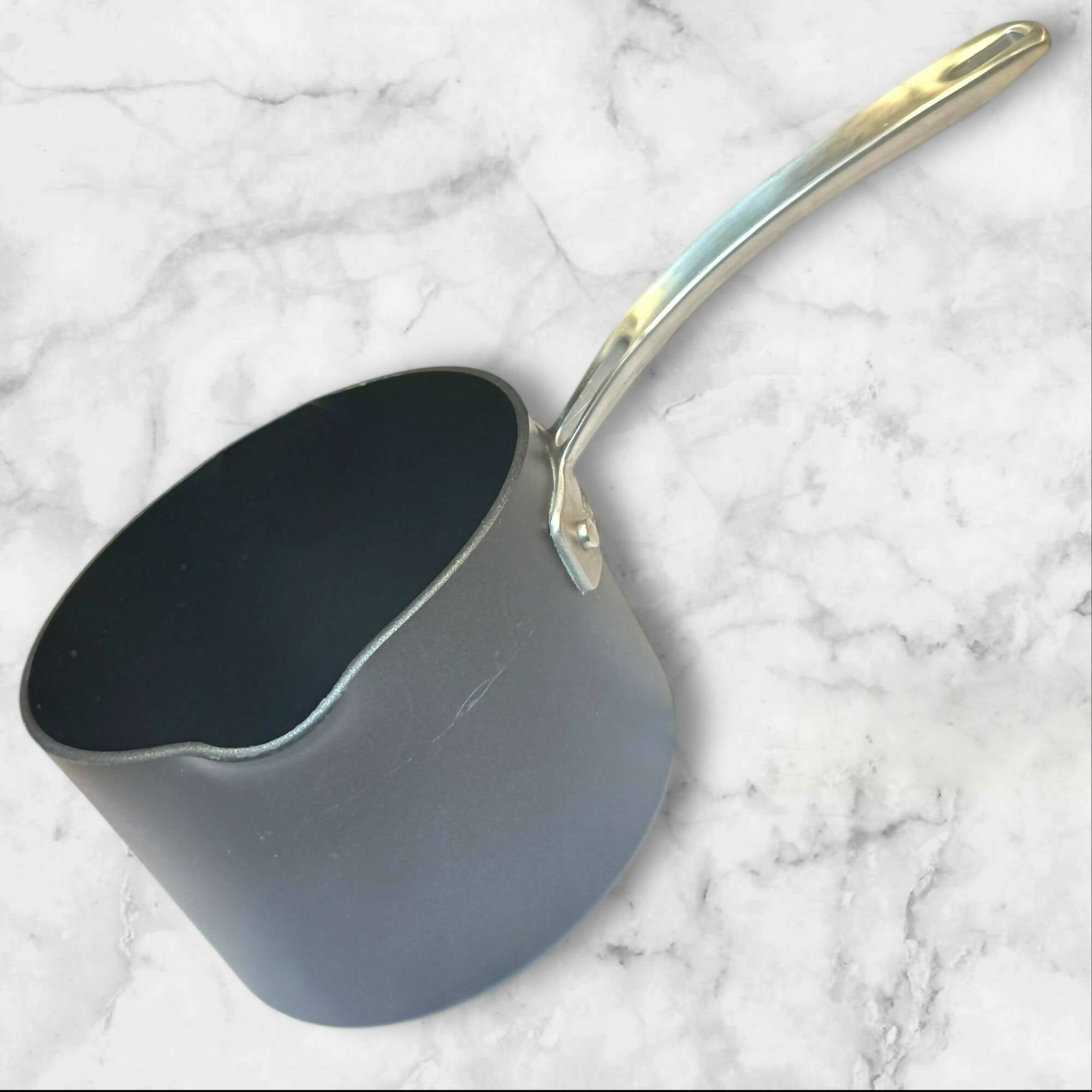 Kirkland Signature Hard-Anodized Saucepan w/ Strainer Lid | 3 Qt | Great Cond