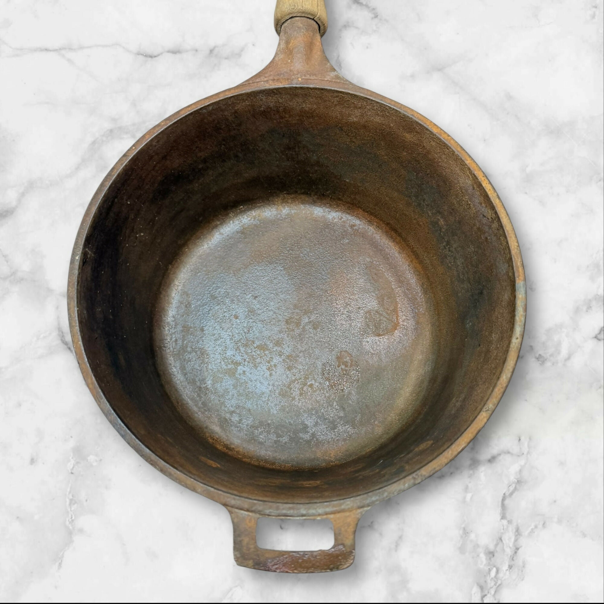 Vintage 3 Qt Cast Iron Saucepan Skillet Wood Handle | Great Condition