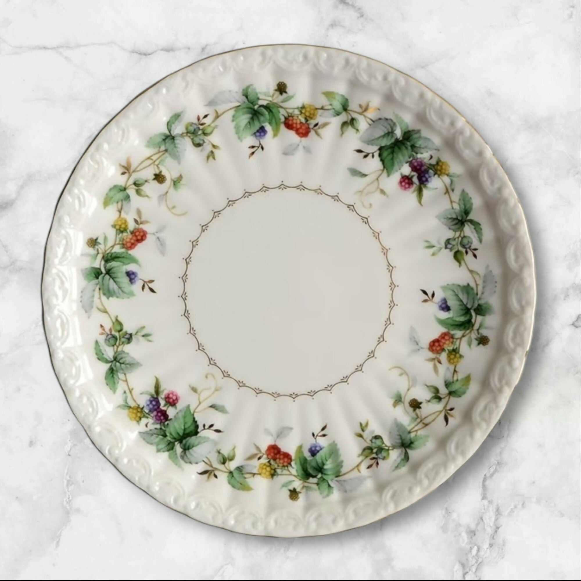 Grace’s Teaware Berry Yard 9-Piece Tea Set | Floral Porcelain | Excellent