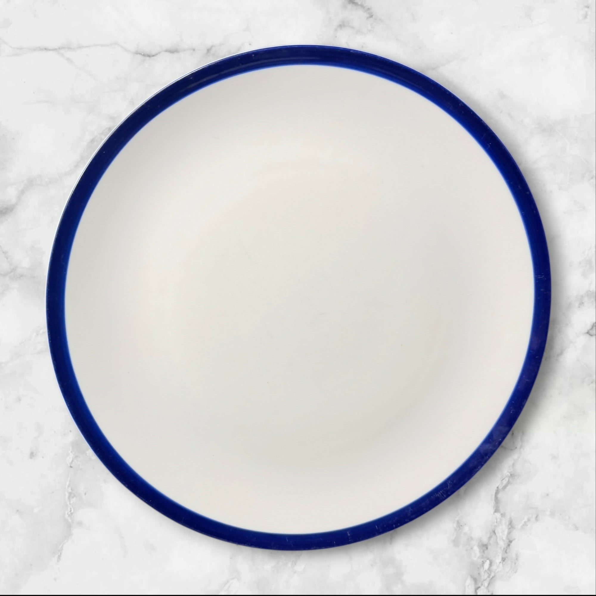Crate & Barrel Belmont Dinner Plates Set of 4 White Blue Rim Gently Used