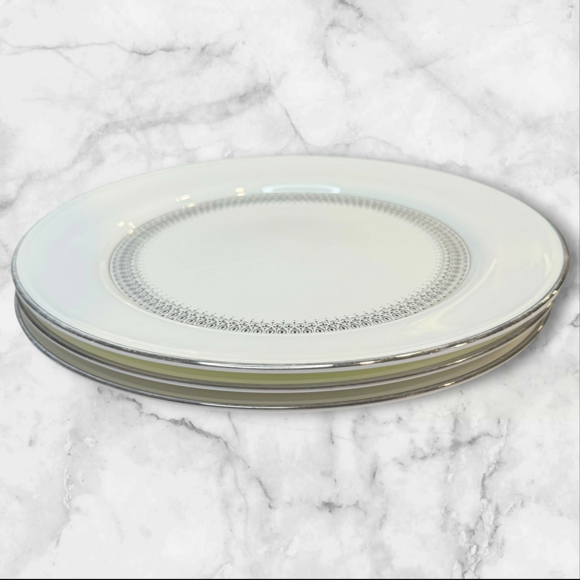 Mikasa Cumberland Dinner Plates Set of 3 Great Condition