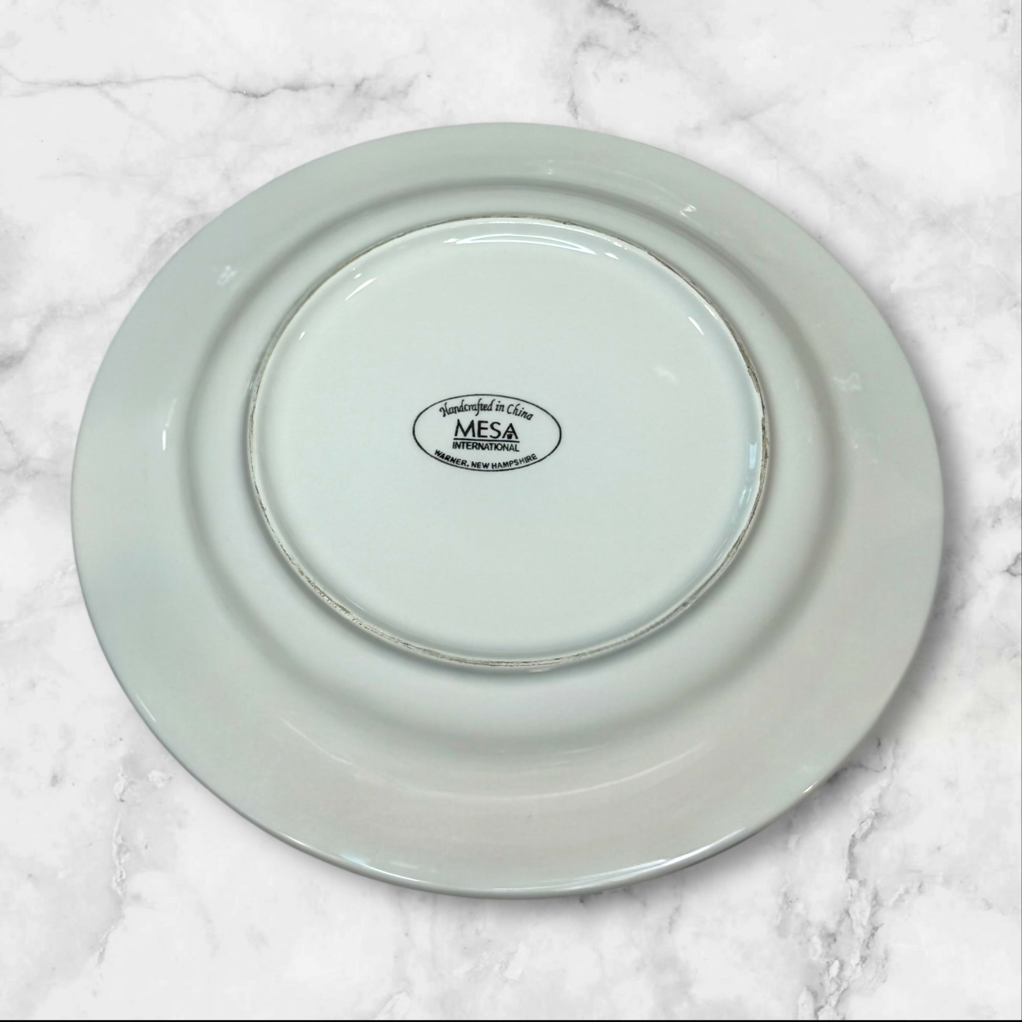 Mesa International White Embossed Dinner Plates | Set of 6 | Great Condition