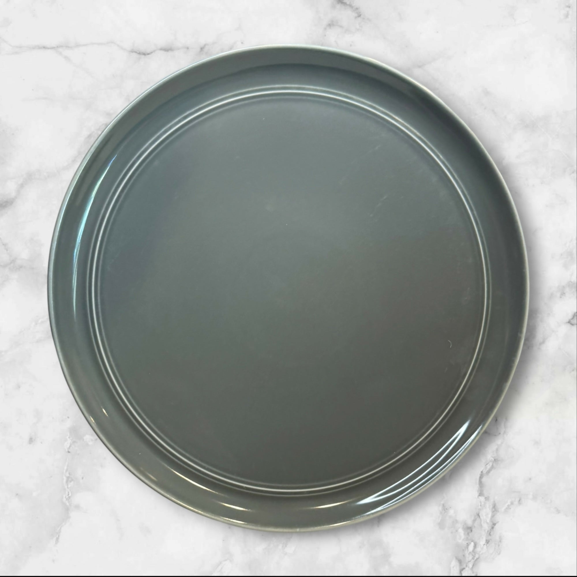 Crate & Barrel Hue Dark Gray Dinner Plates | Set of 4 | Gently Used