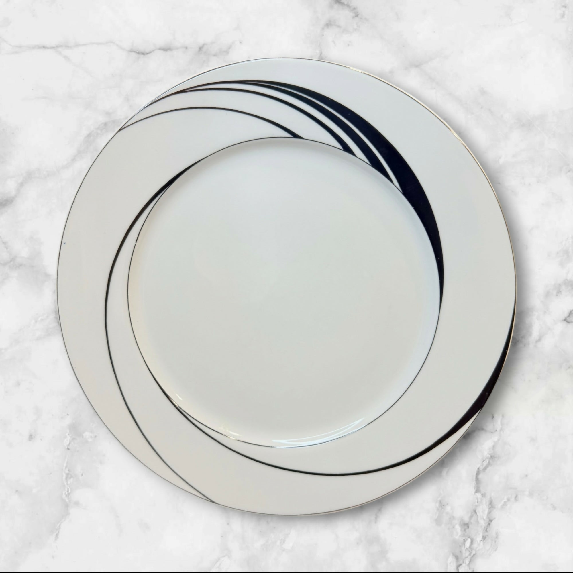 Block White Pearl Black Pearl Dinner Plates Set of 4 Great Condition