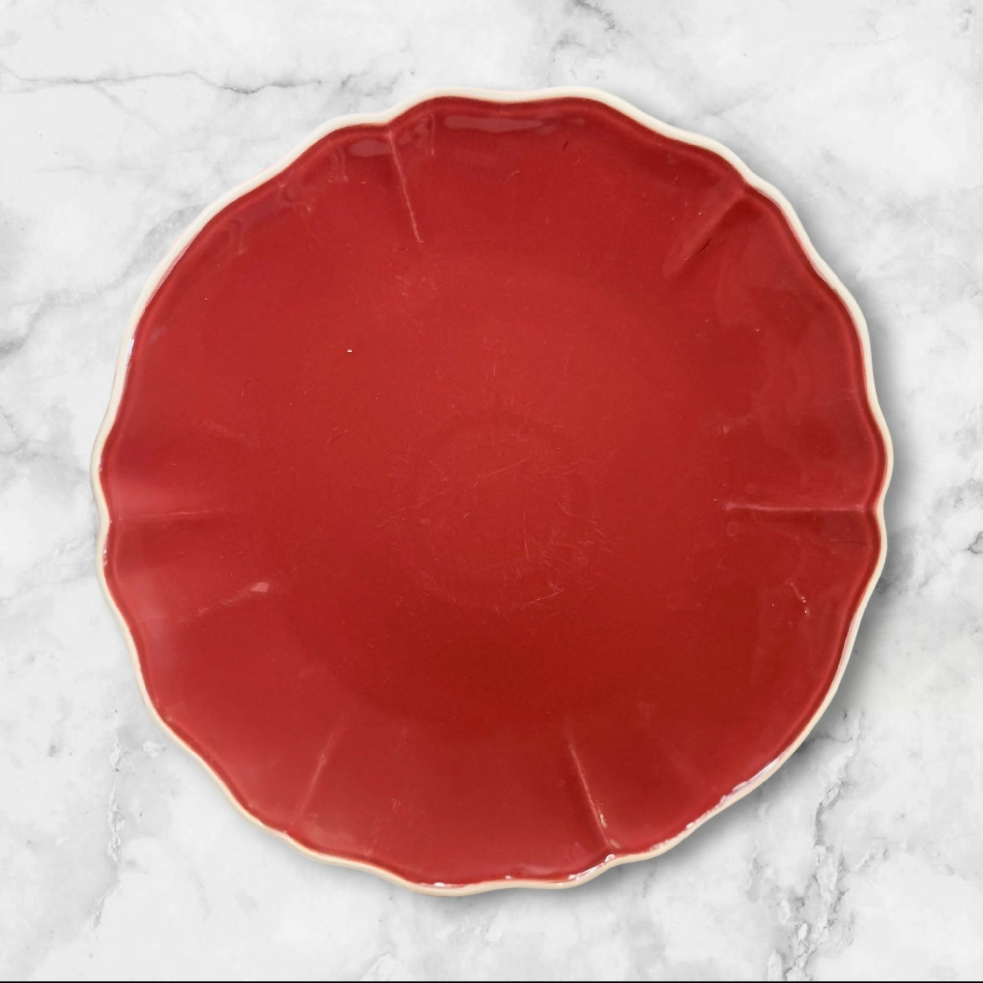Williams Sonoma Maroon Scalloped Dinner Plates Set of 4 Gently Used