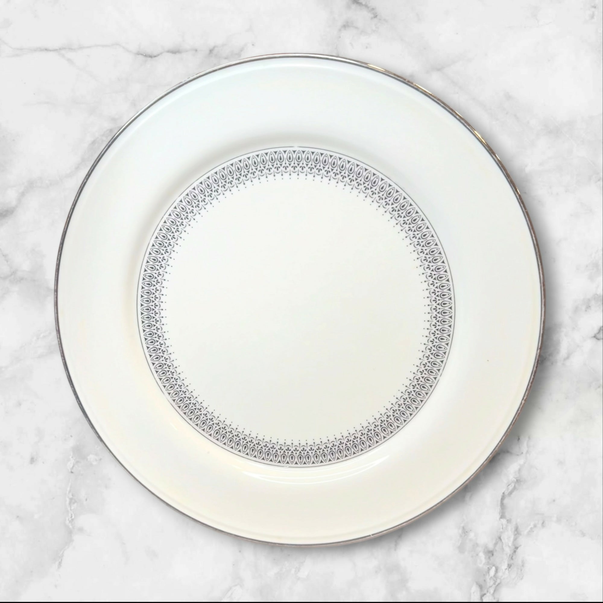 Mikasa Cumberland Dinner Plates Set of 3 Great Condition