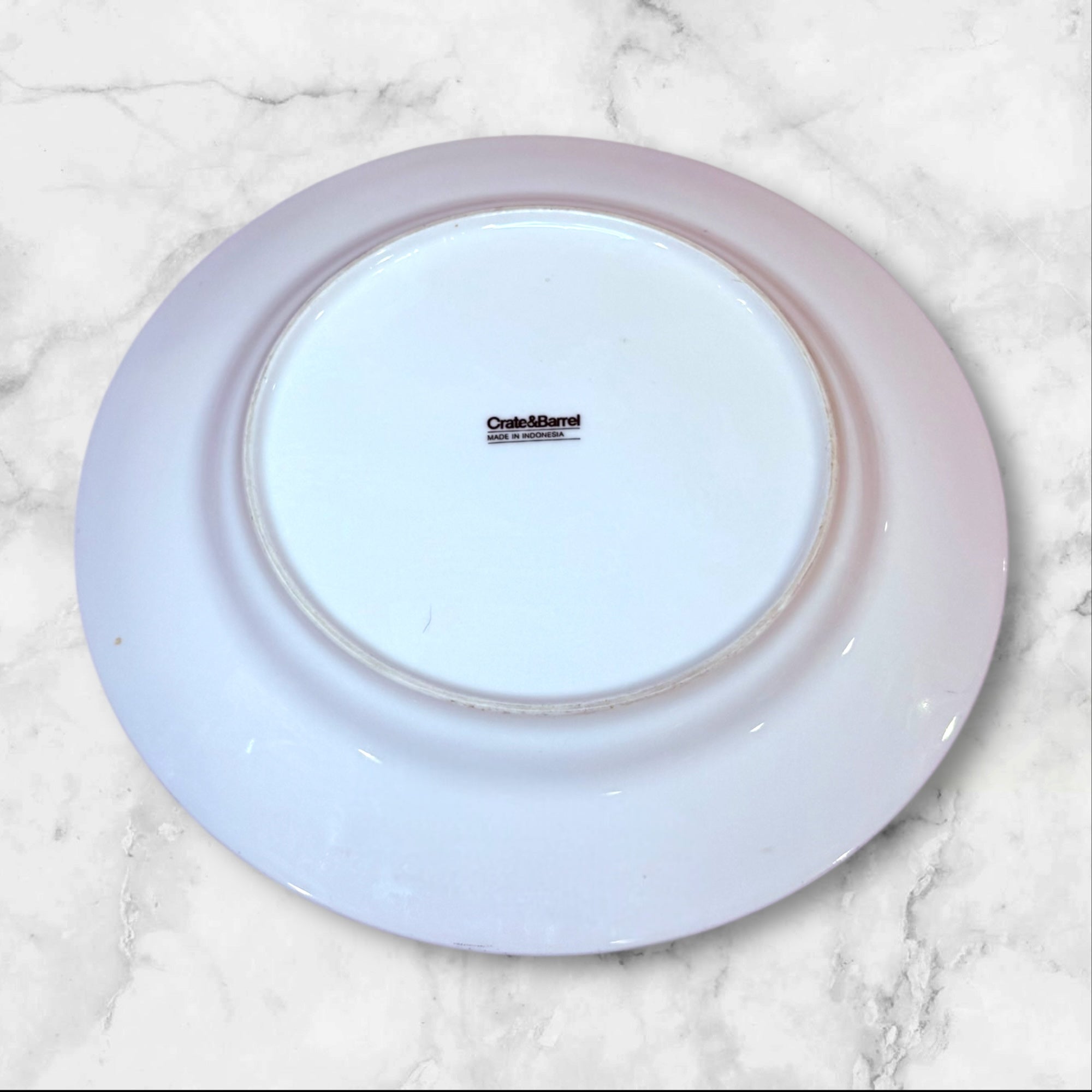 Crate & Barrel White Dinner Plates | Set of 4 | 10.5″ | Utensil Wear | Indonesia