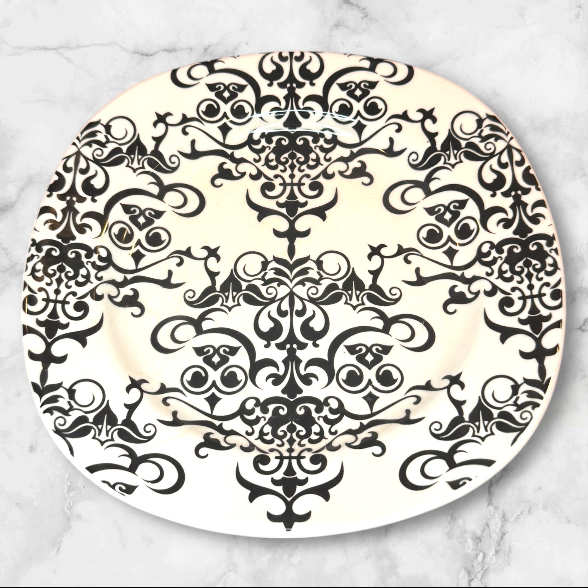 Pottery Barn Versailles Black & White Dinner Plates | Set of 6 | Excellent Condition