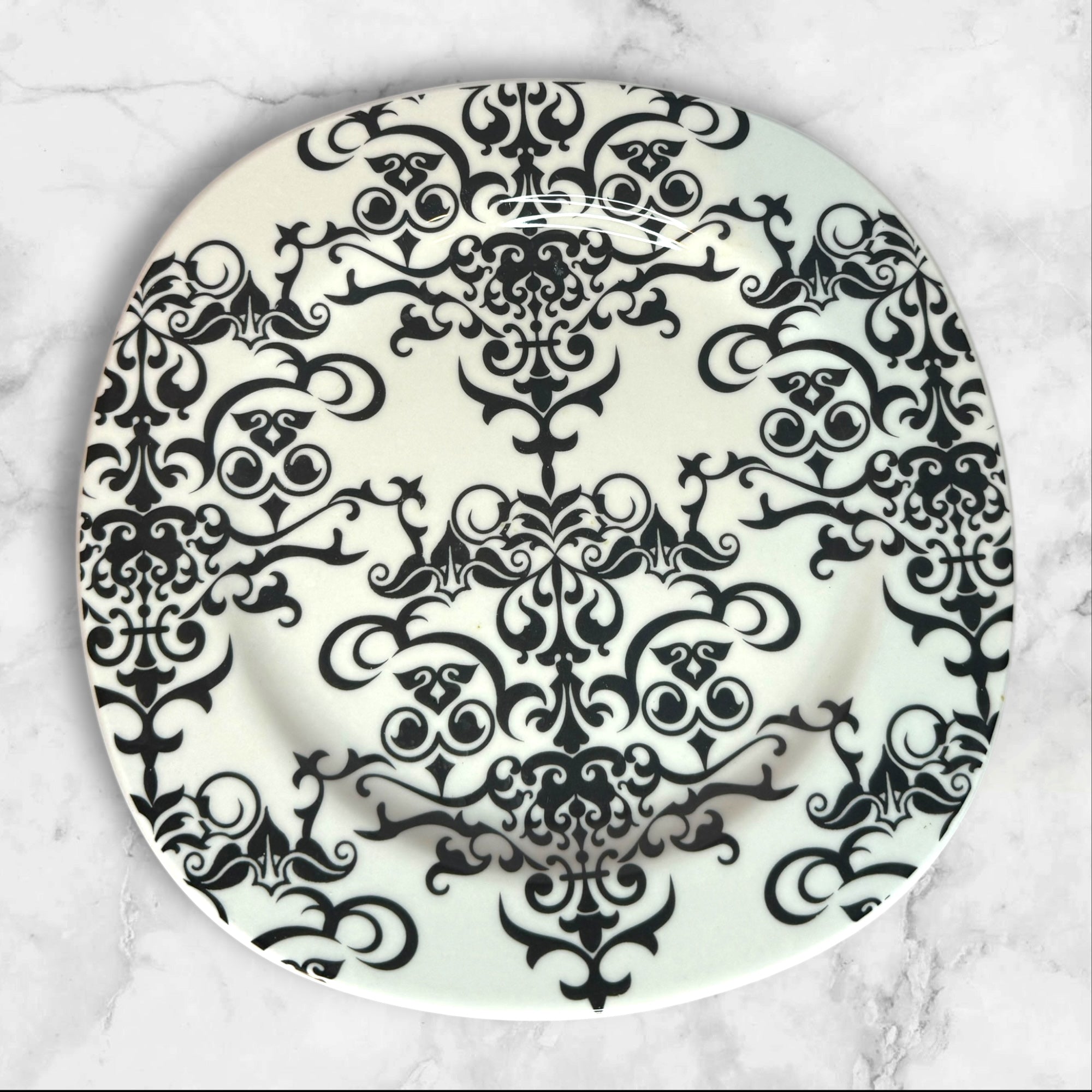 Pottery Barn Versailles Black & White Dinner Plates | Set of 6 | Excellent Condition