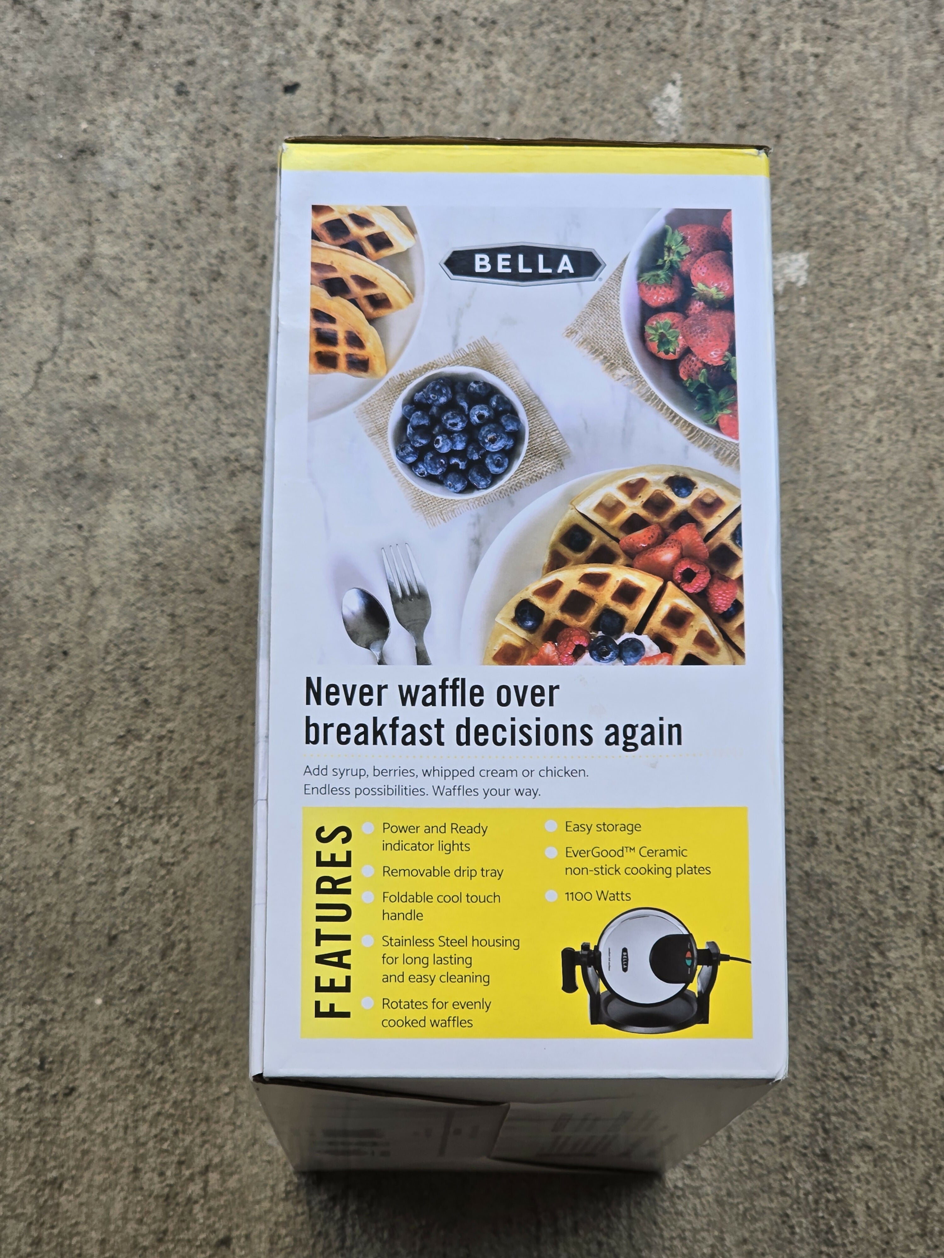 Bella rotating Belgian waffle maker