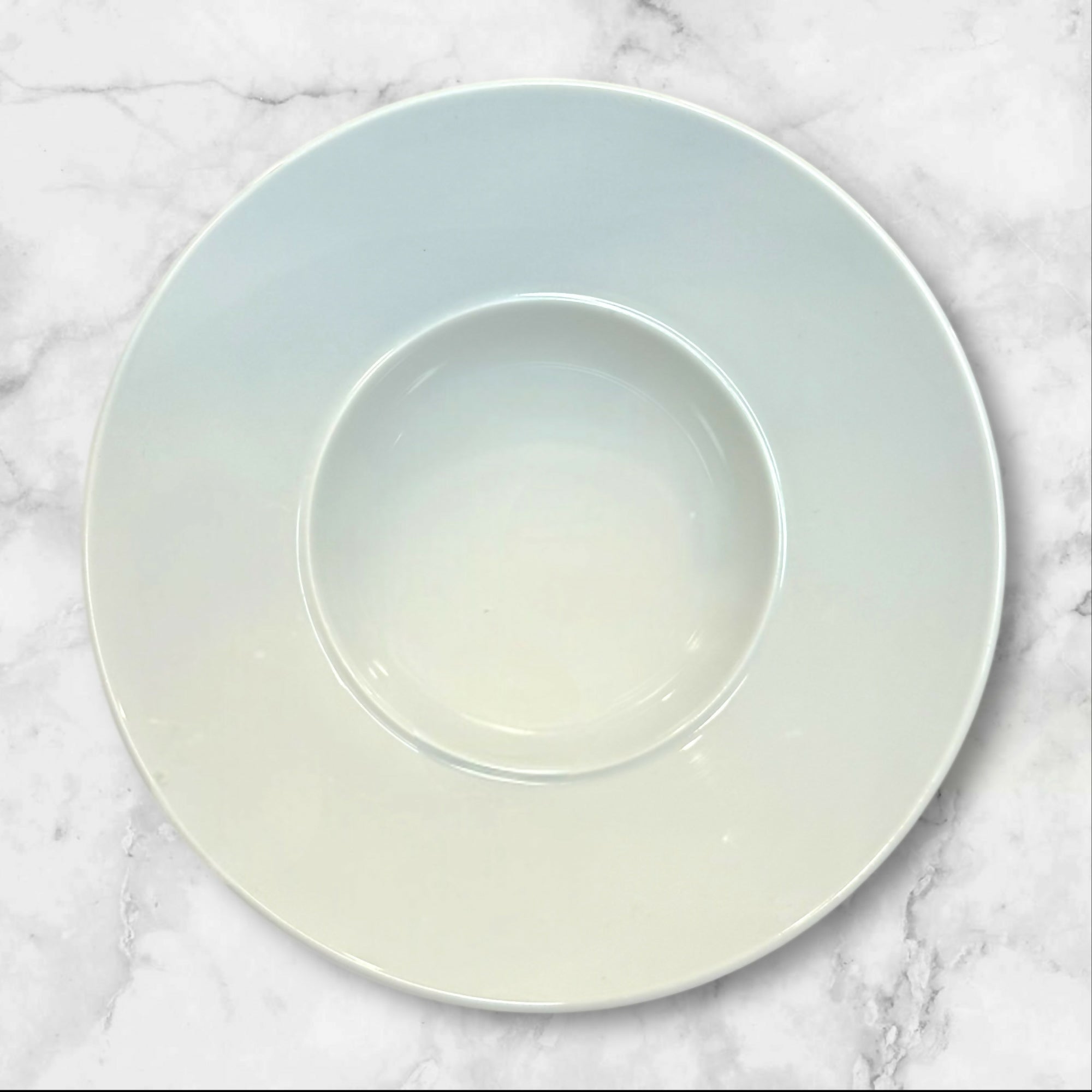 Crate & Barrel Rene Ozorio White Porcelain Rim Soup Bowls | Set of 4 | Excellent Condition