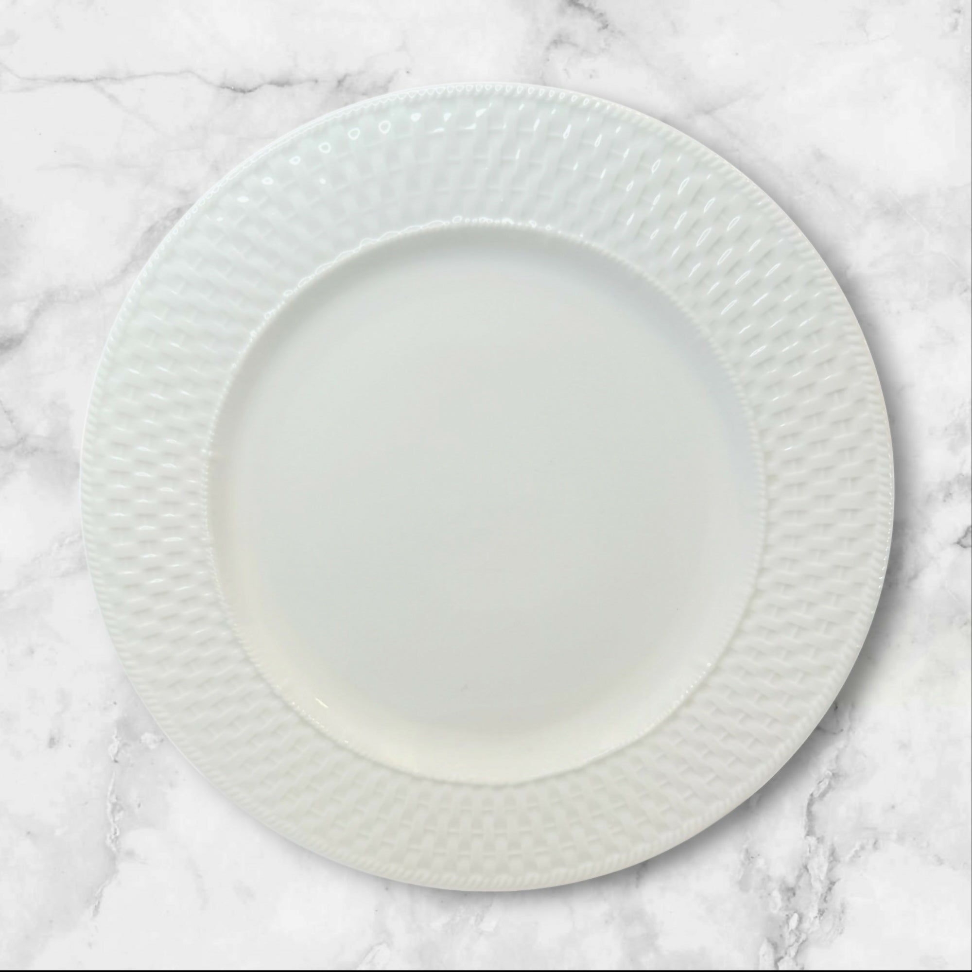 Oneida Wicker Dinner Plates White Textured Stoneware | Set of 6 | Excellent