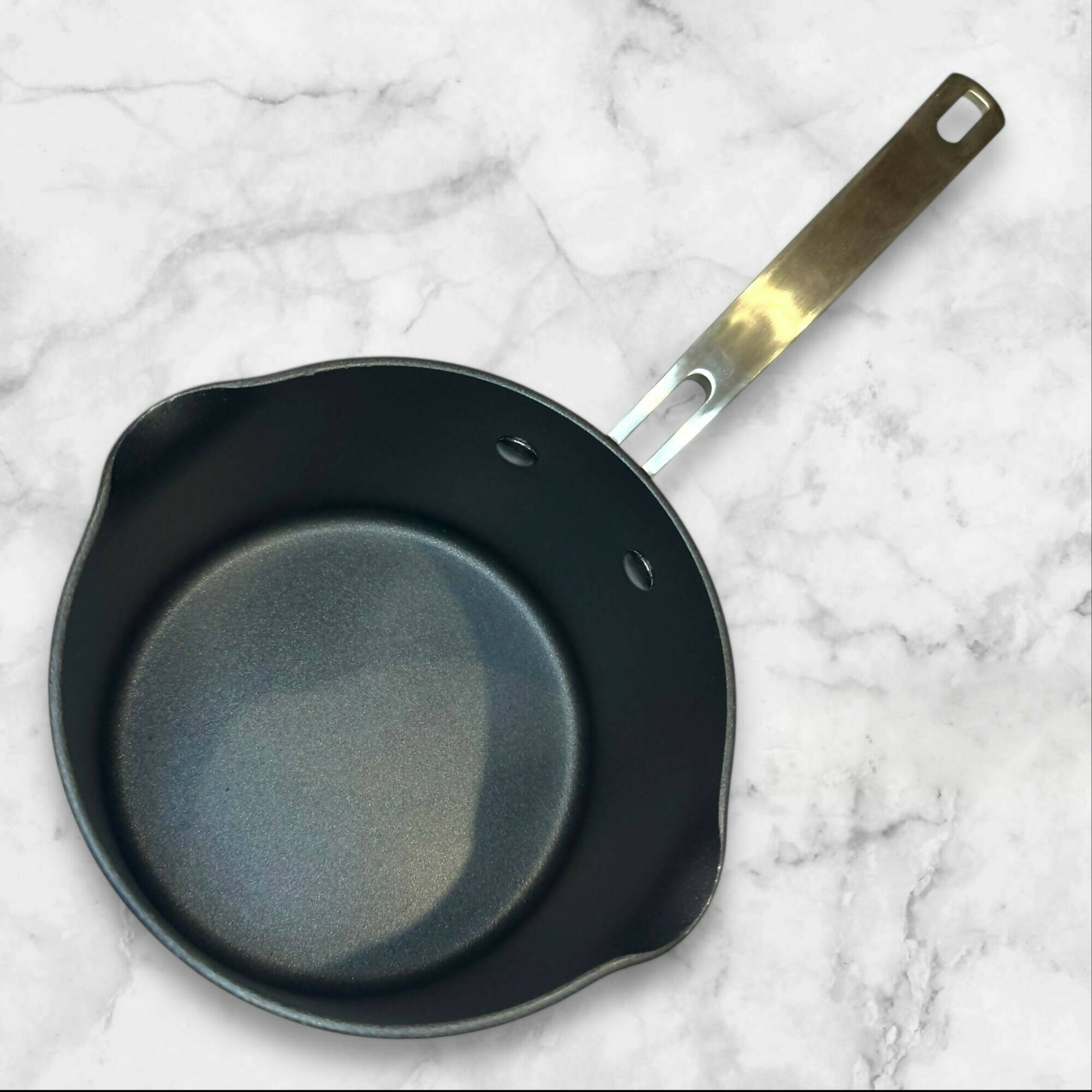 Kirkland Signature Hard-Anodized Saucepan w/ Strainer Lid | 3 Qt | Great Cond