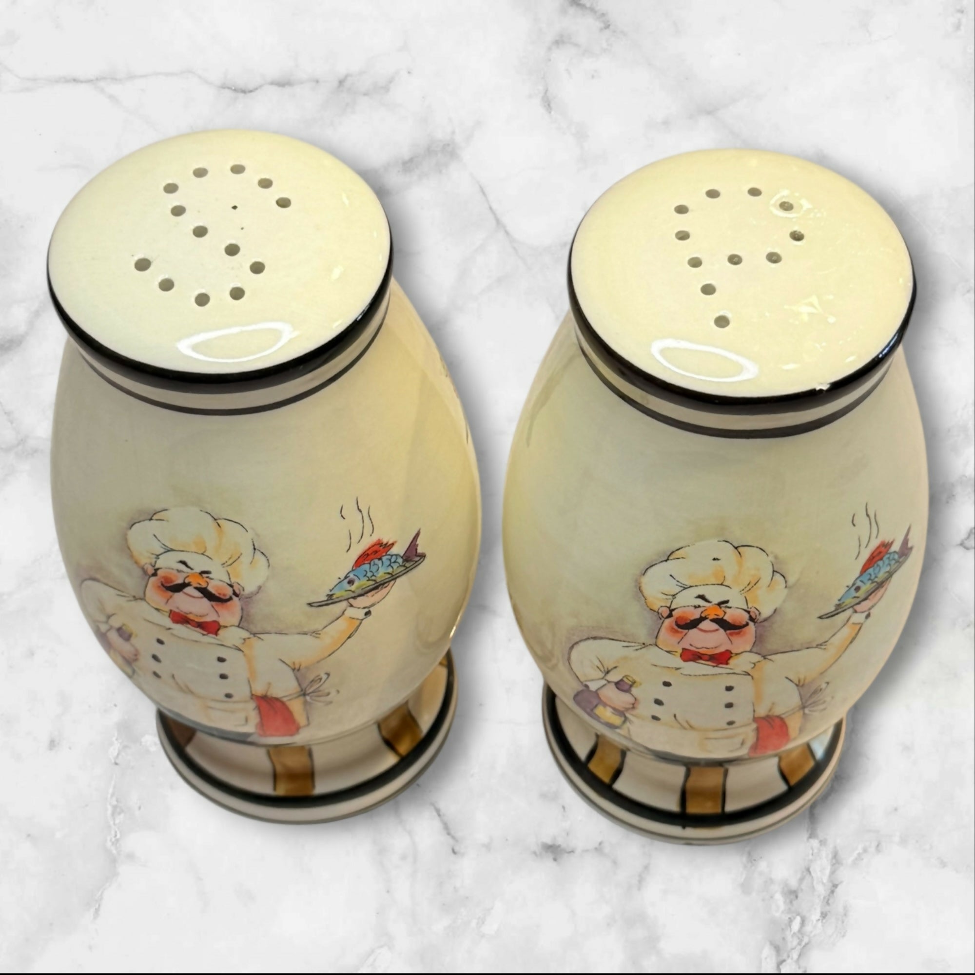 HD Designs Le Chef Salt & Pepper Shakers | Set of 2 | Good Condition