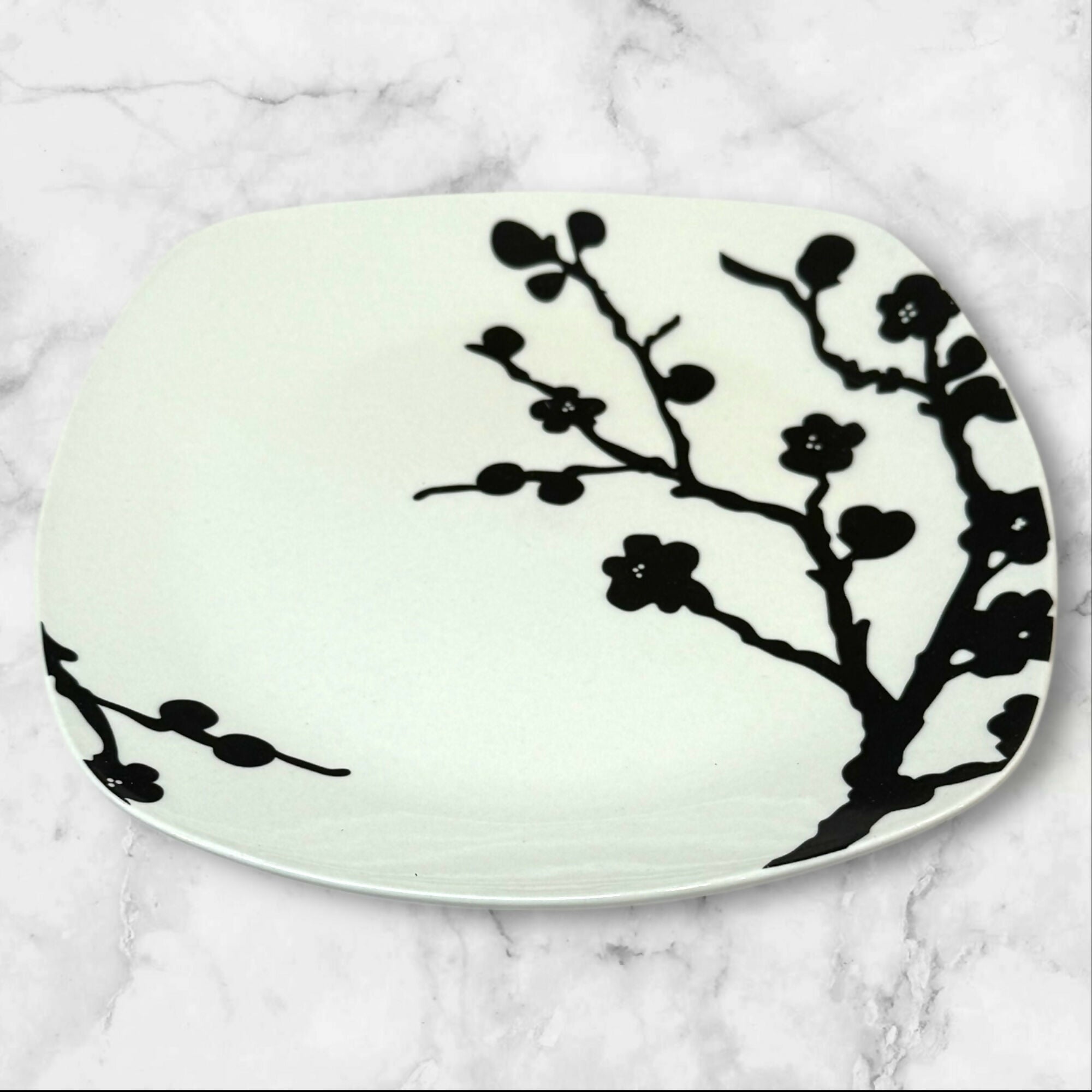Roscher Black & White Floral Scroll Dinnerware Set | Set of 8 | Gently Used