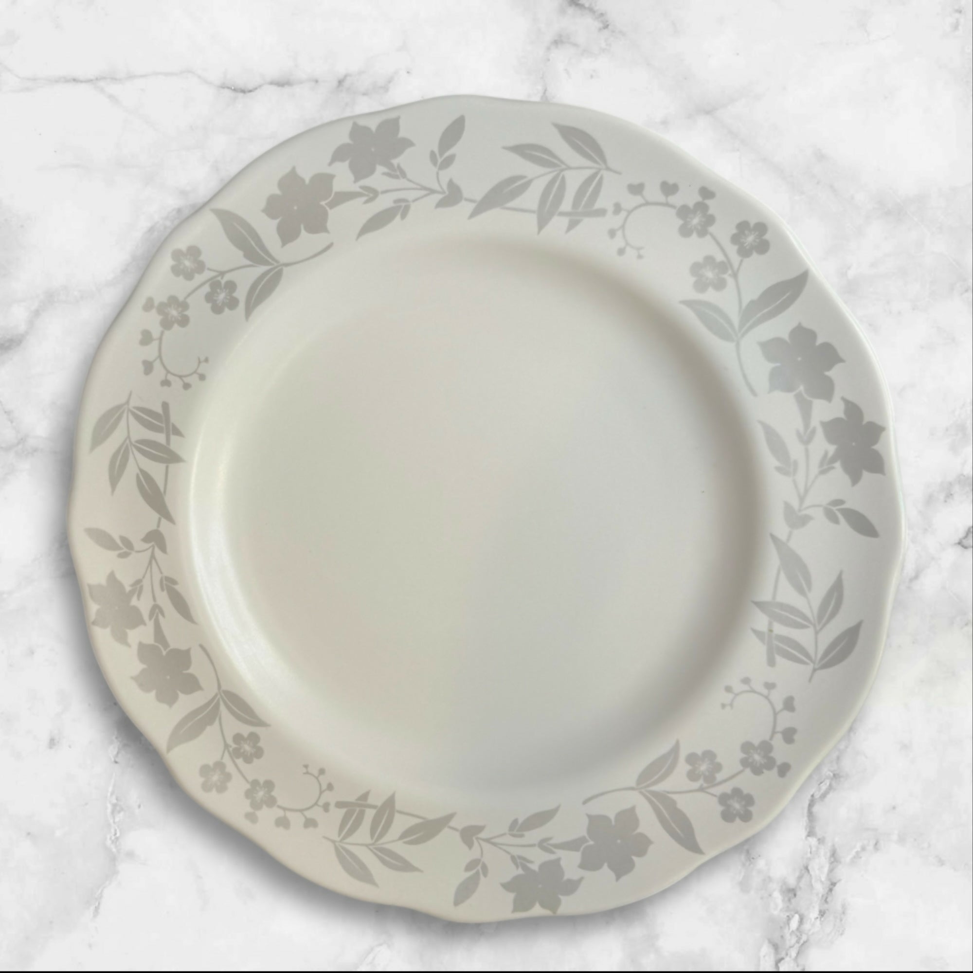 222 Fifth Refreshed Floral Dinner & Salad Plates | Set of 8 | Excellent Condition