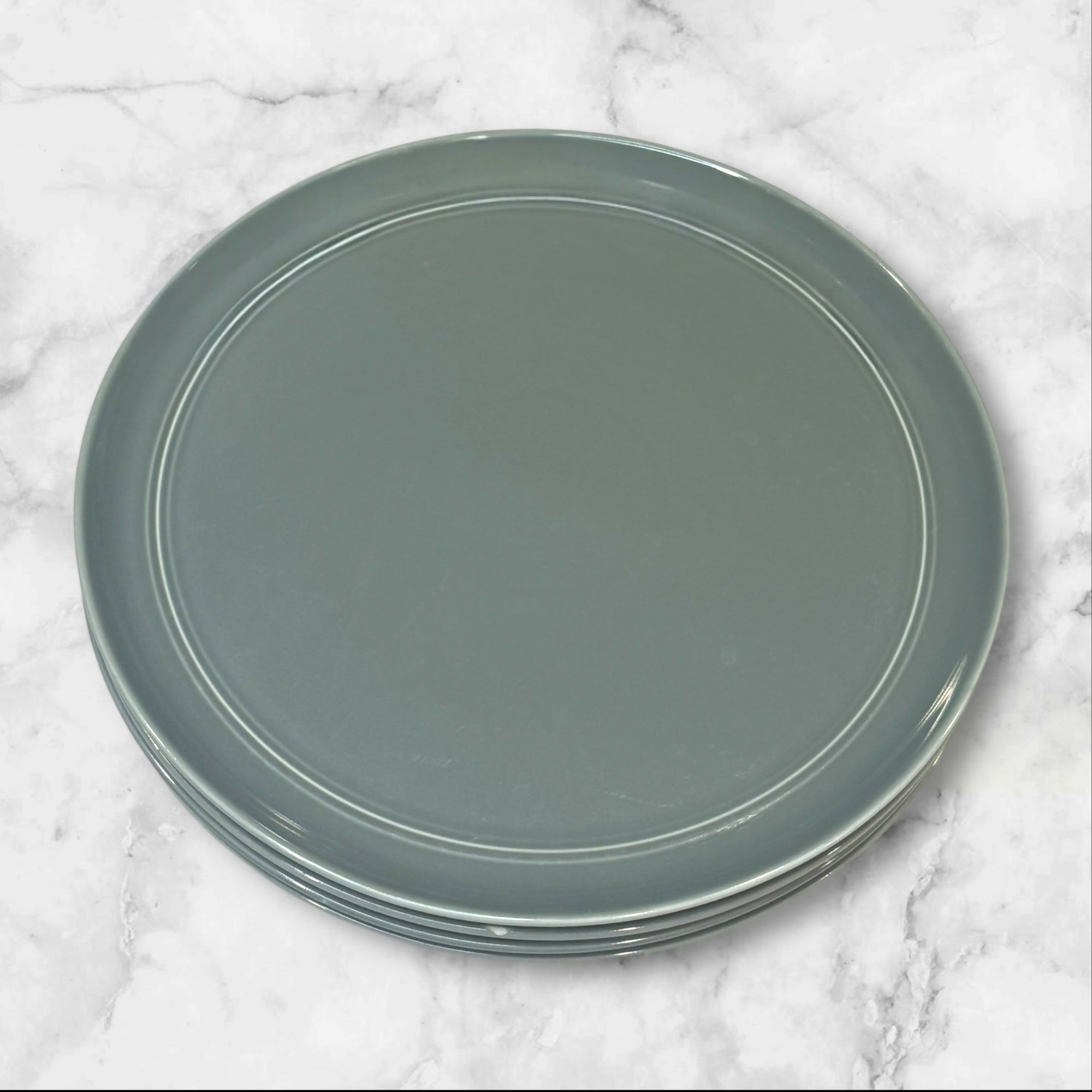 Crate & Barrel Hue Dinner Plates Grey & White | Set of 7 | Great Condition X