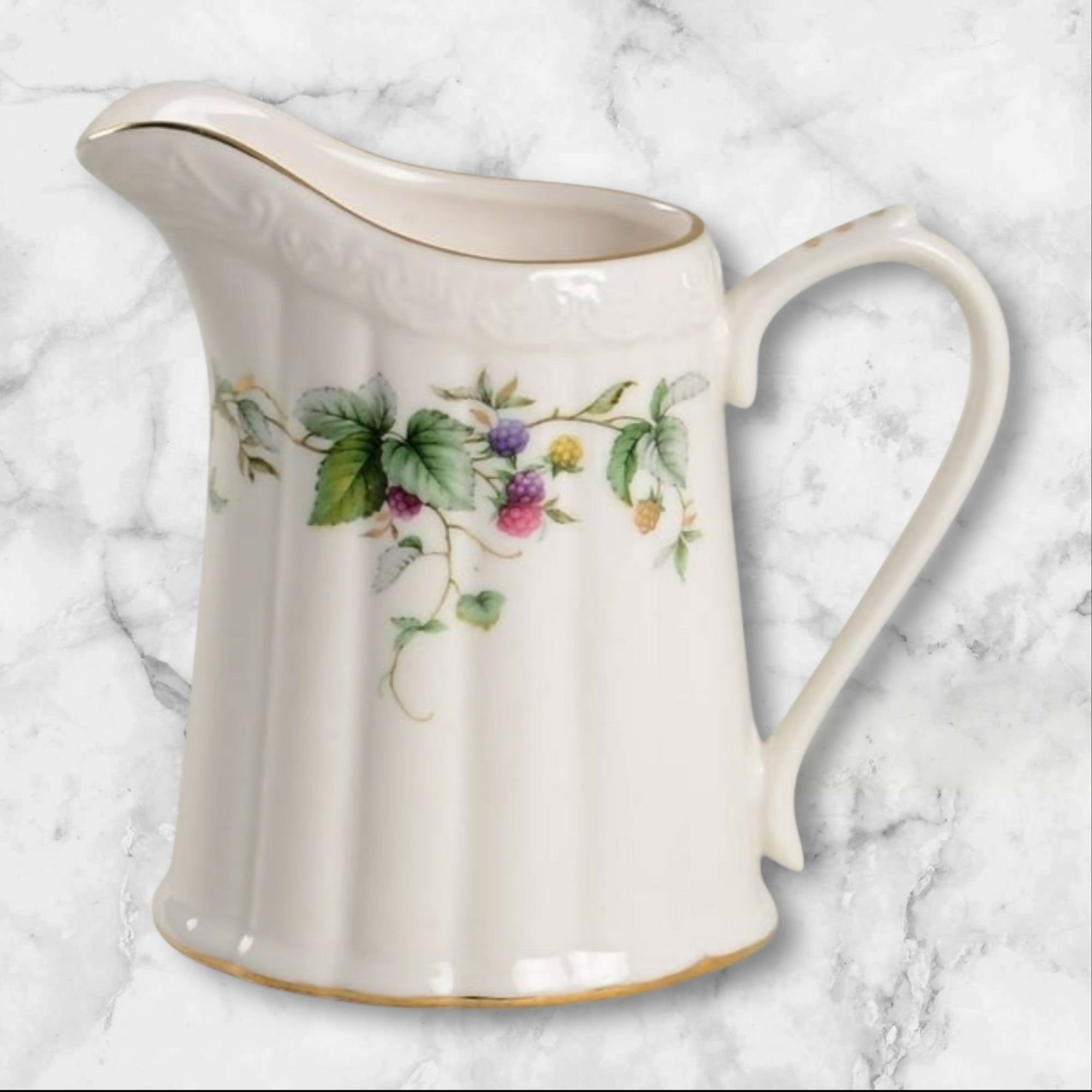 Grace’s Teaware Berry Yard 9-Piece Tea Set | Floral Porcelain | Excellent