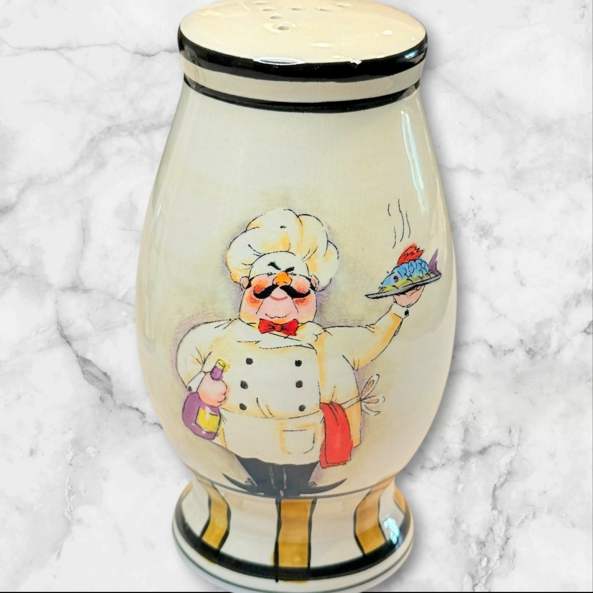 HD Designs Le Chef Salt & Pepper Shakers | Set of 2 | Good Condition